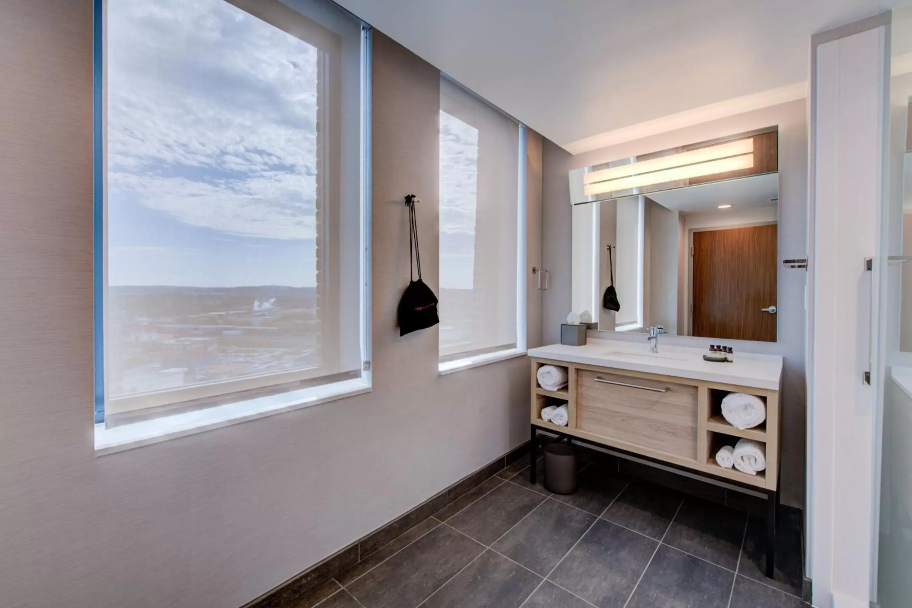Bathroom in The Threefoot Hotel, Meridian, a Tribute Portfolio Hotel