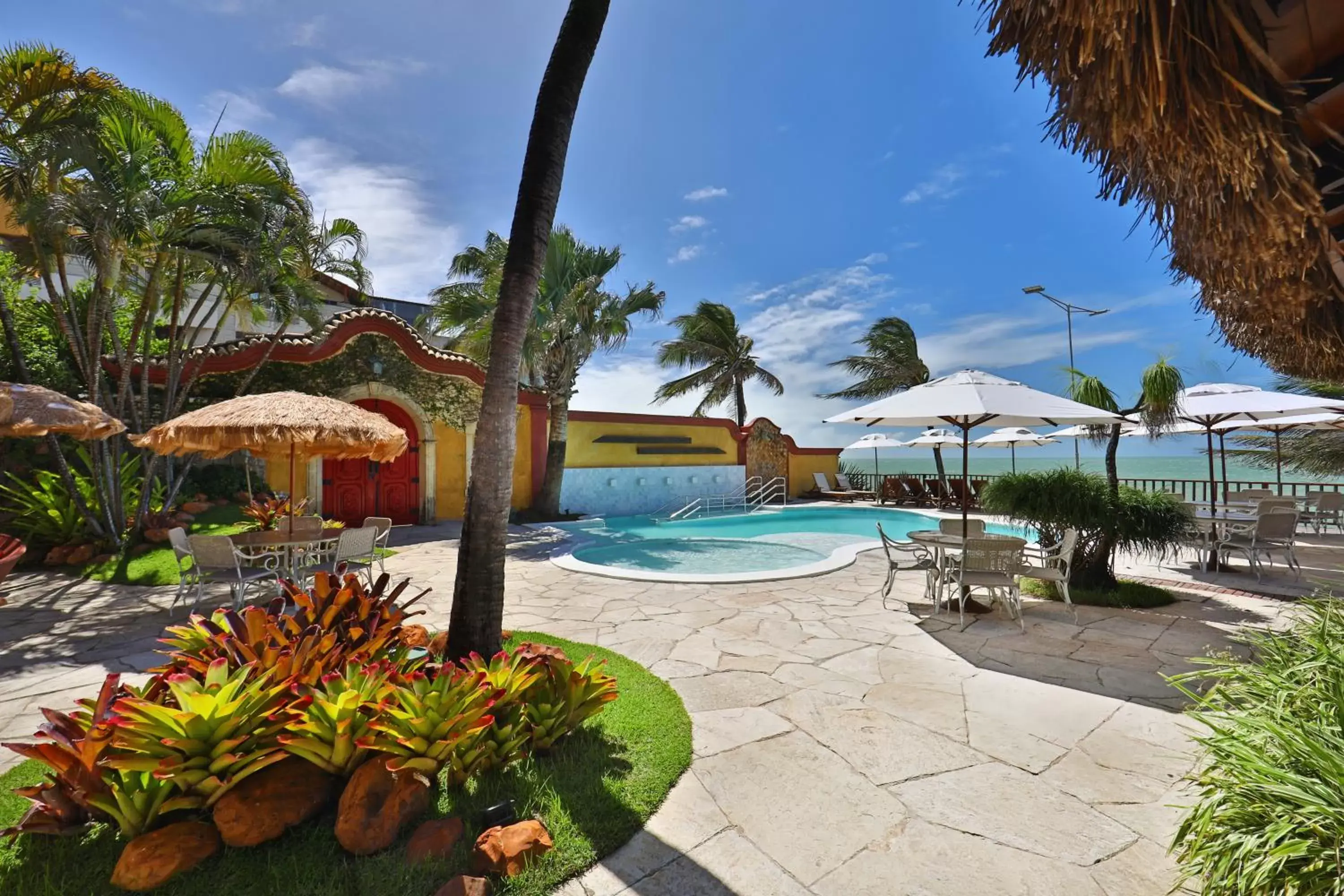 Pool view, Swimming Pool in Manary Praia Hotel