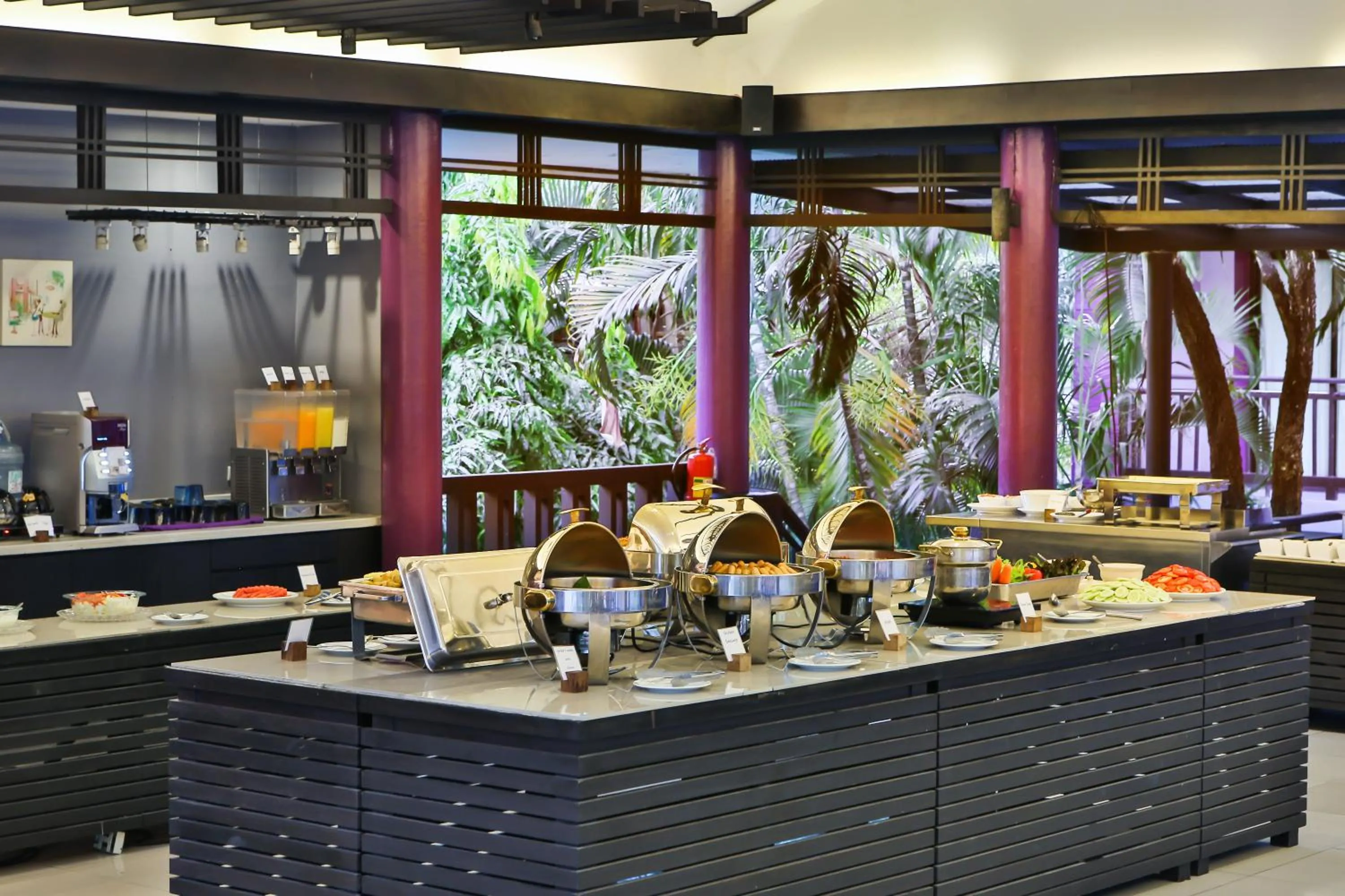 Restaurant/places to eat in Phuvaree Resort