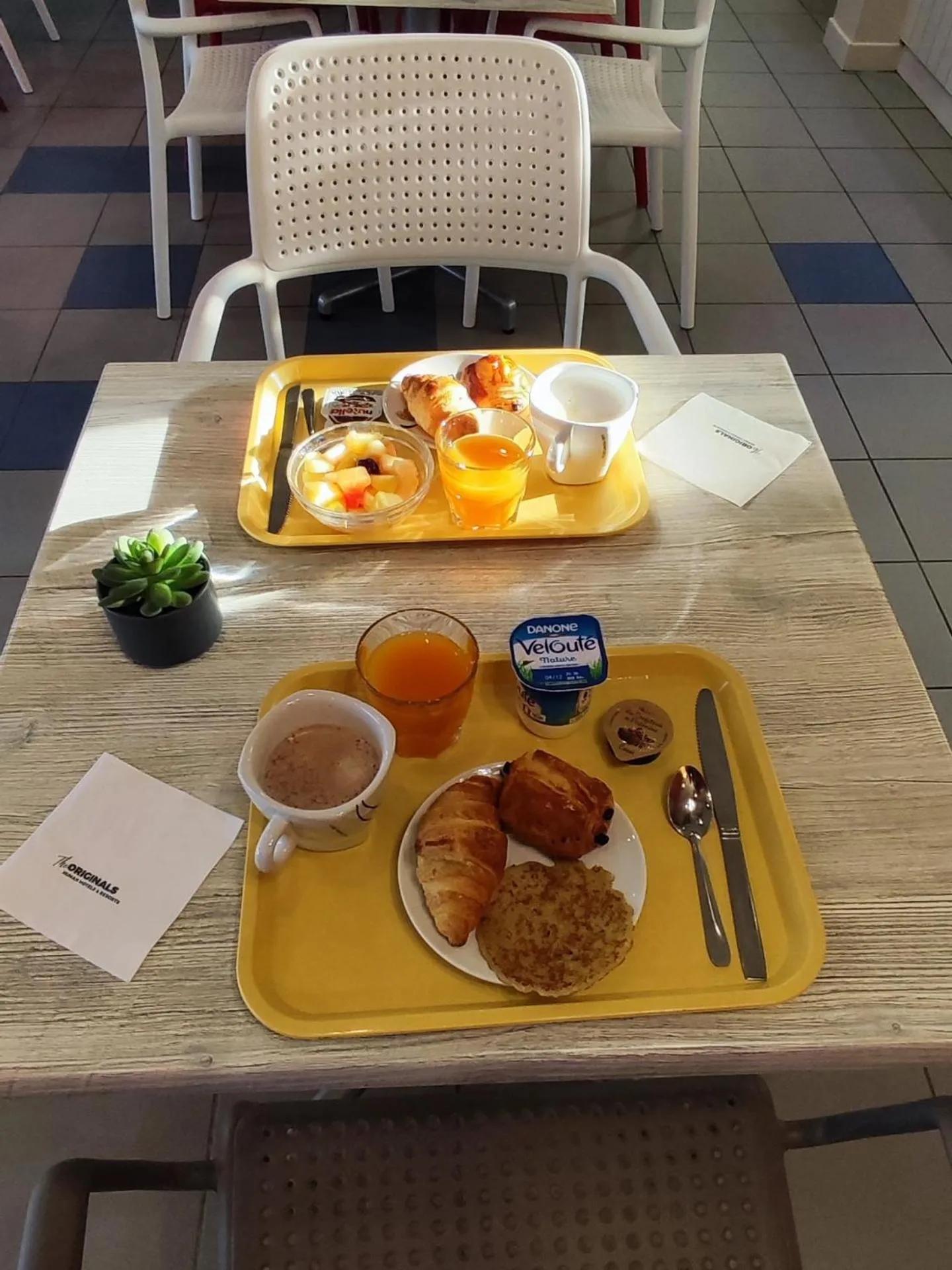 Food and drinks in The Originals Access, Hôtel les Iris, Berck-sur-Mer