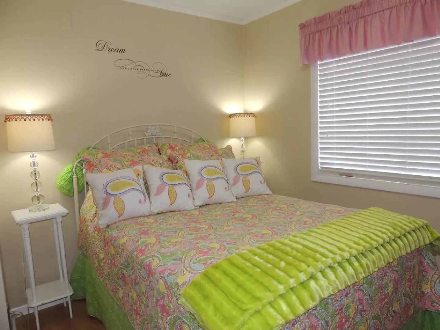 Bathroom, Bed in Beach Vacation Condos