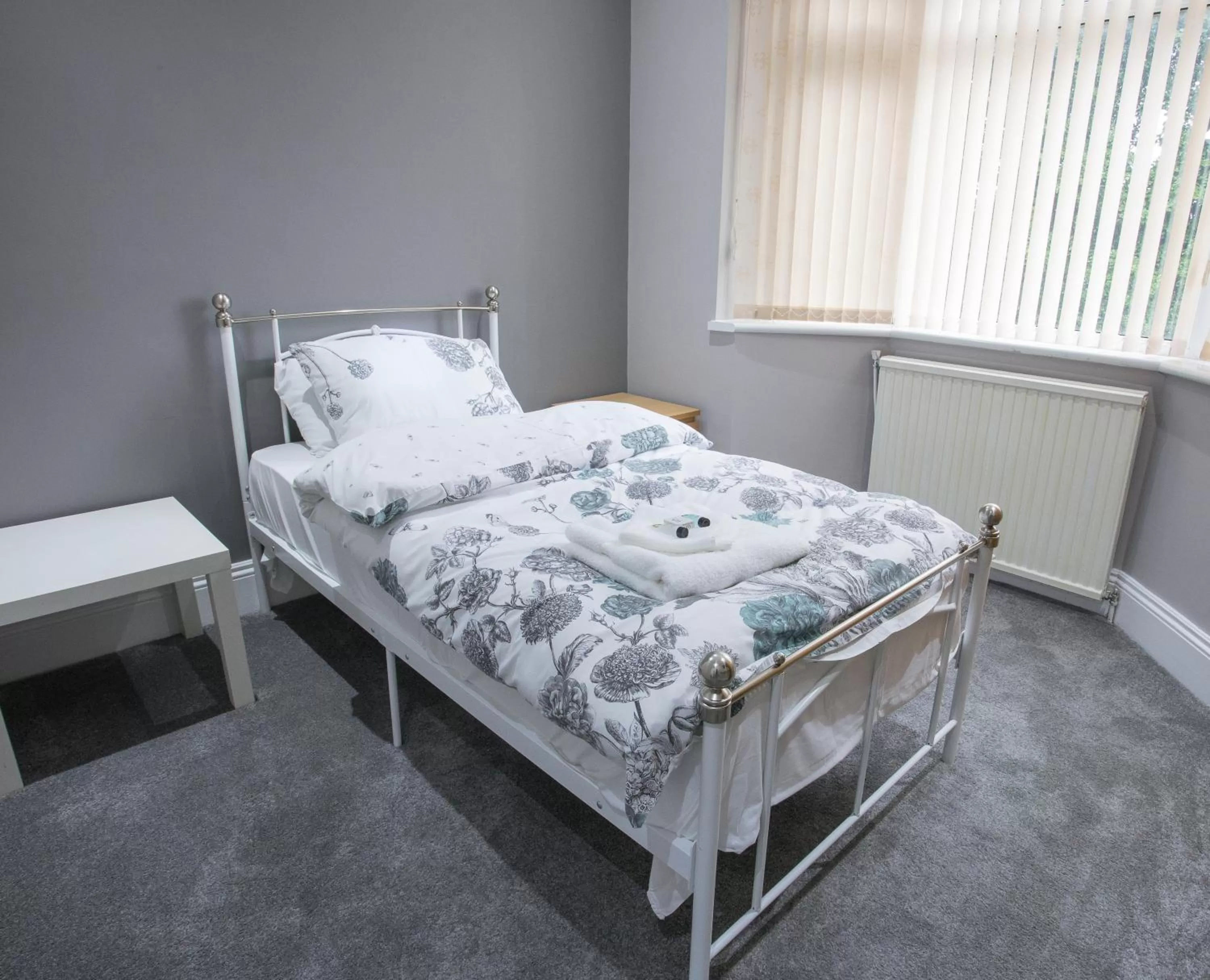 Bedroom, Bed in High Bank Hotel