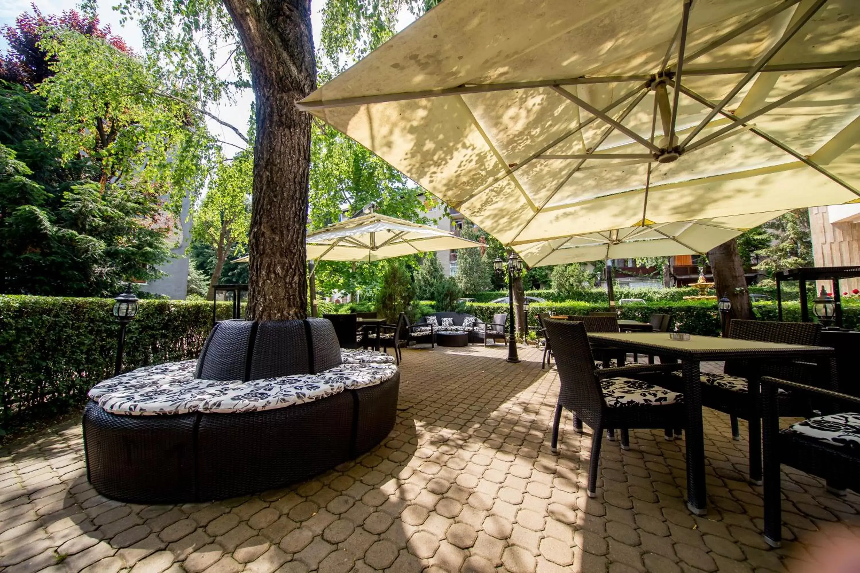 Property building, Patio/Outdoor Area in Best Western Central Hotel