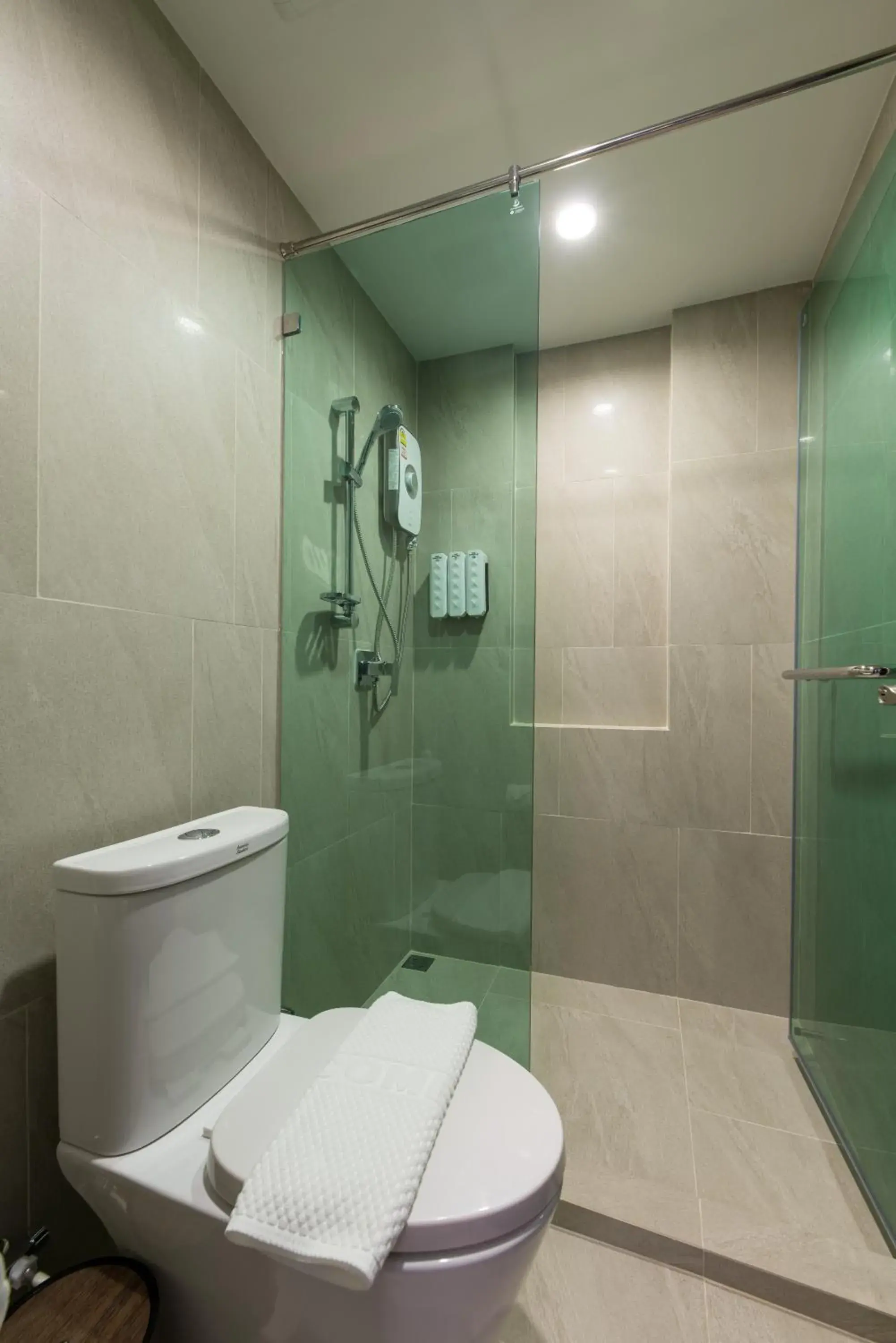 Shower, Bathroom in Salee Boutique Hotel