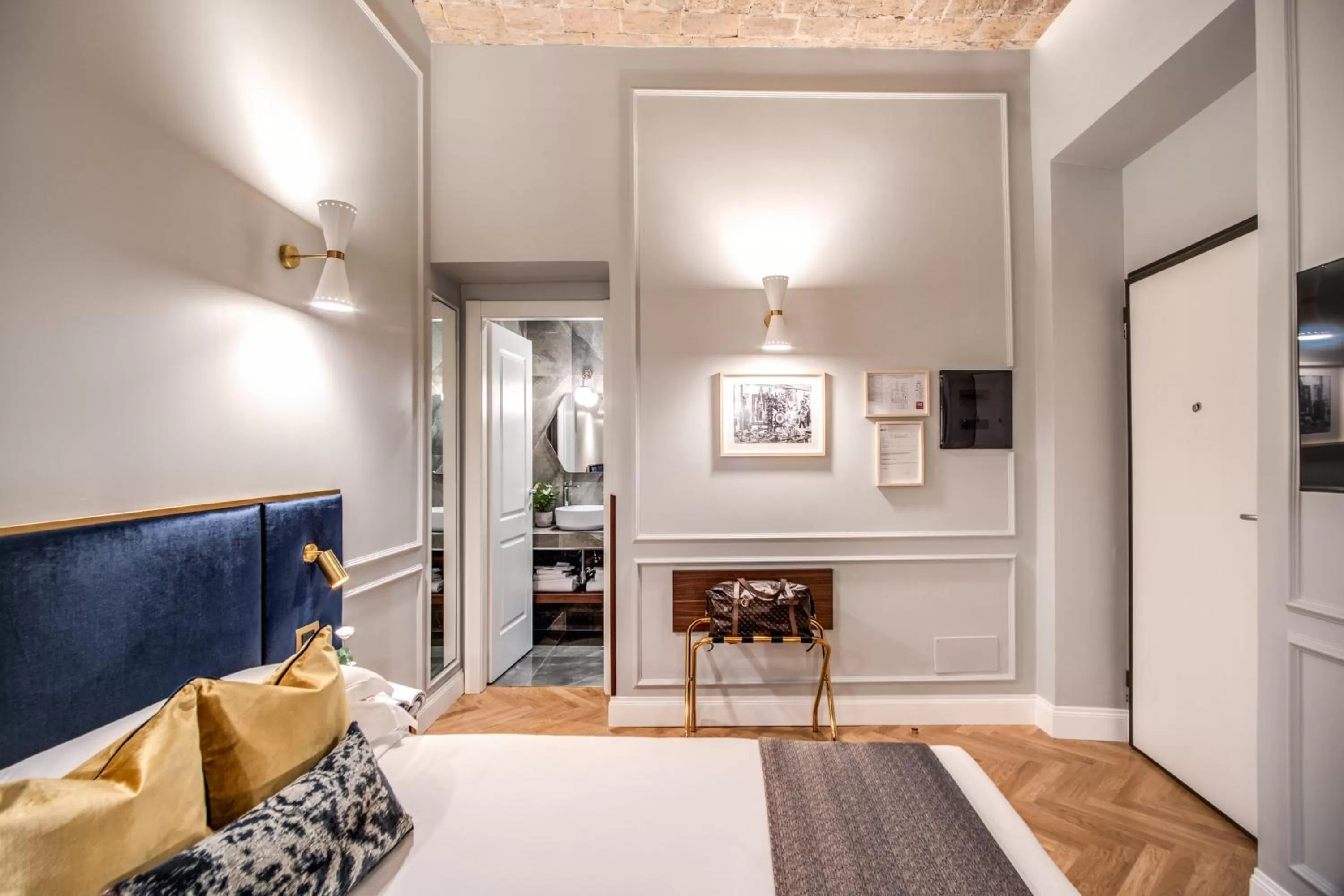 Bed in Tree Charme Augusto Boutique Hotel