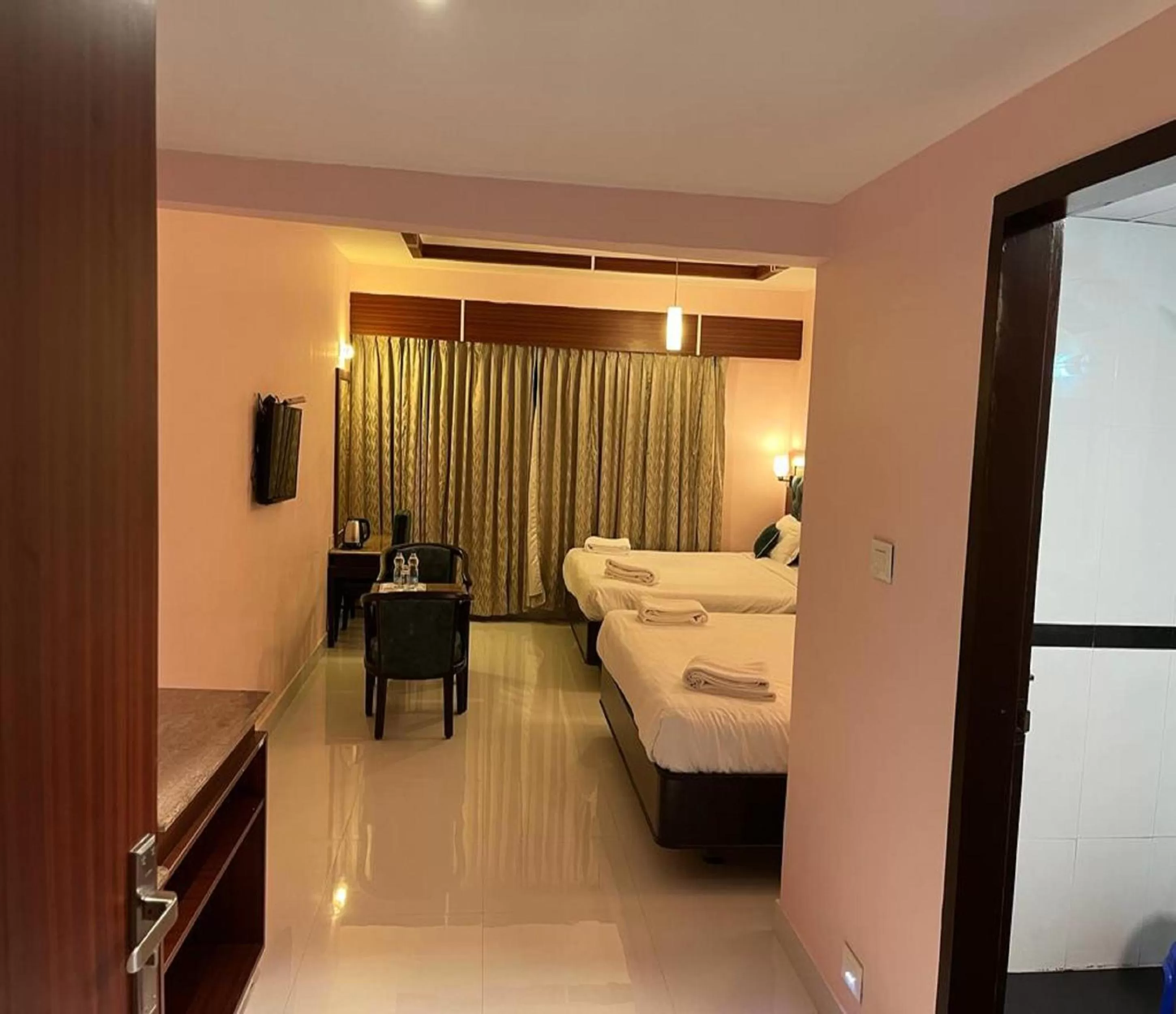 Photo of the whole room in Daffodil Inn