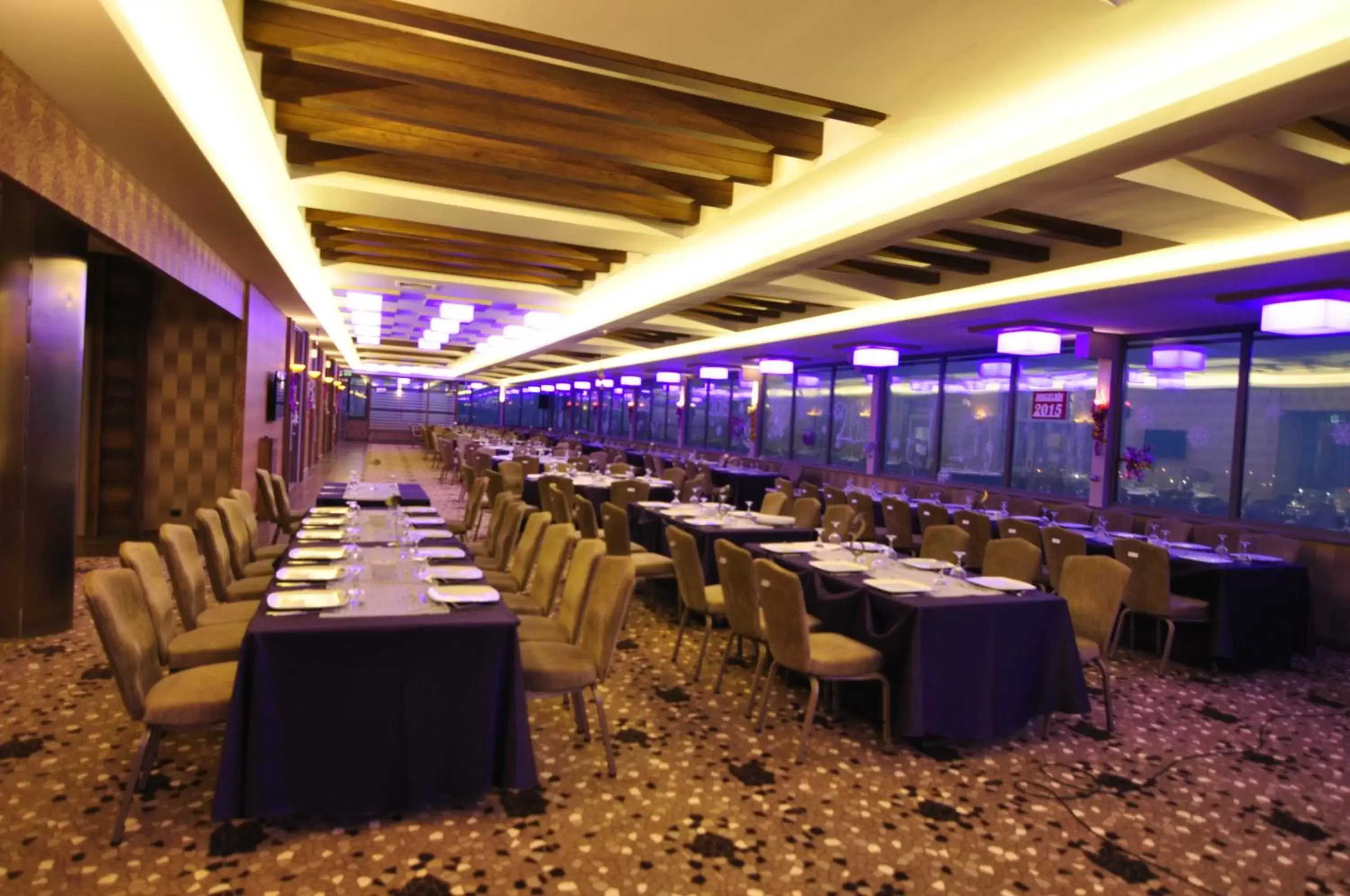 Restaurant/places to eat in Grand Asya Hotel Restaurant/places to eat in Grand Asya Hotel