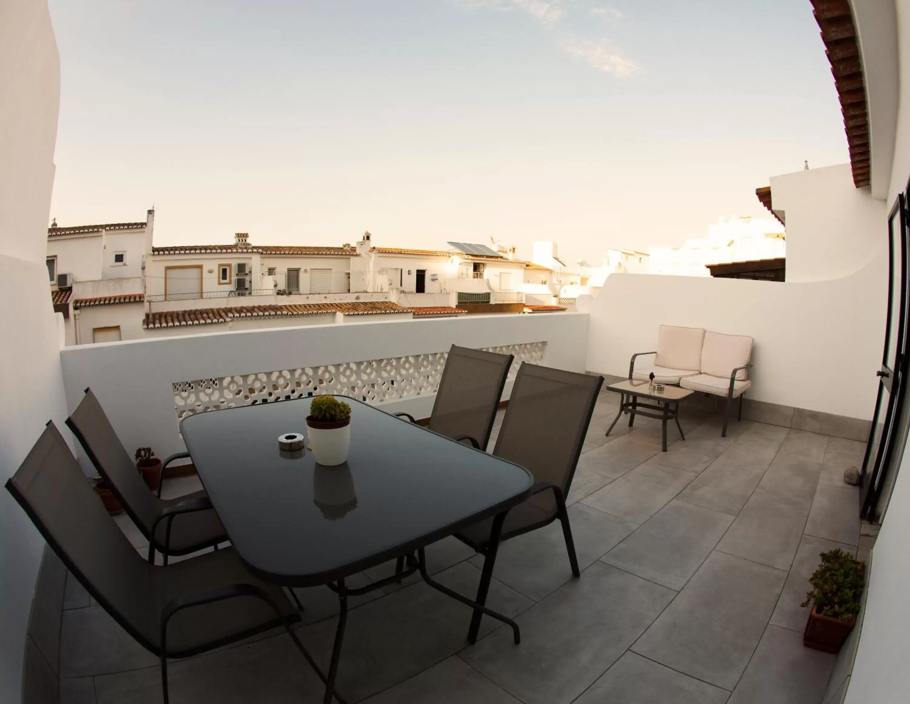 Balcony/Terrace in Alto Mar Inn