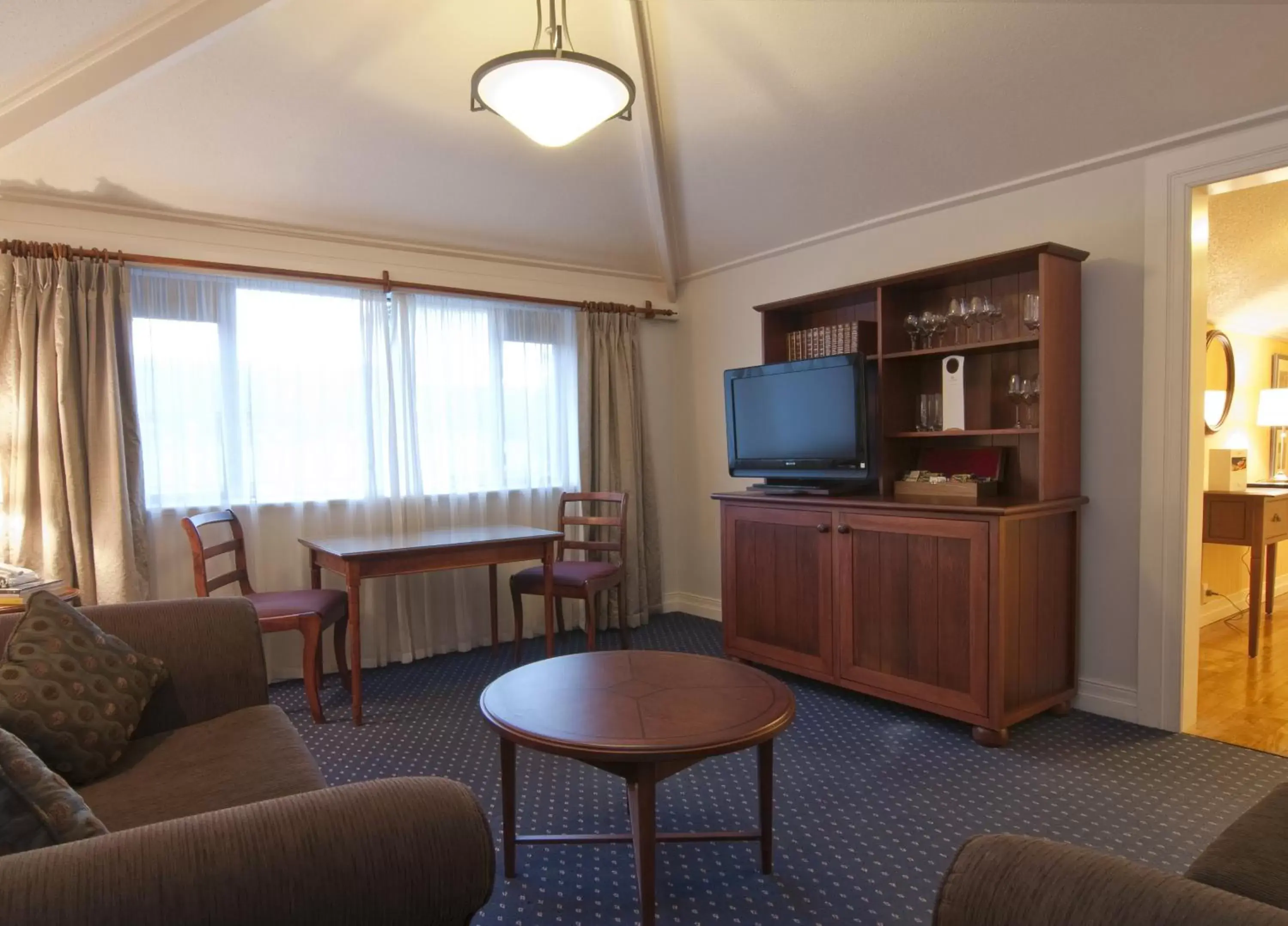 TV and multimedia, Seating Area in Millennium Hotel Rotorua