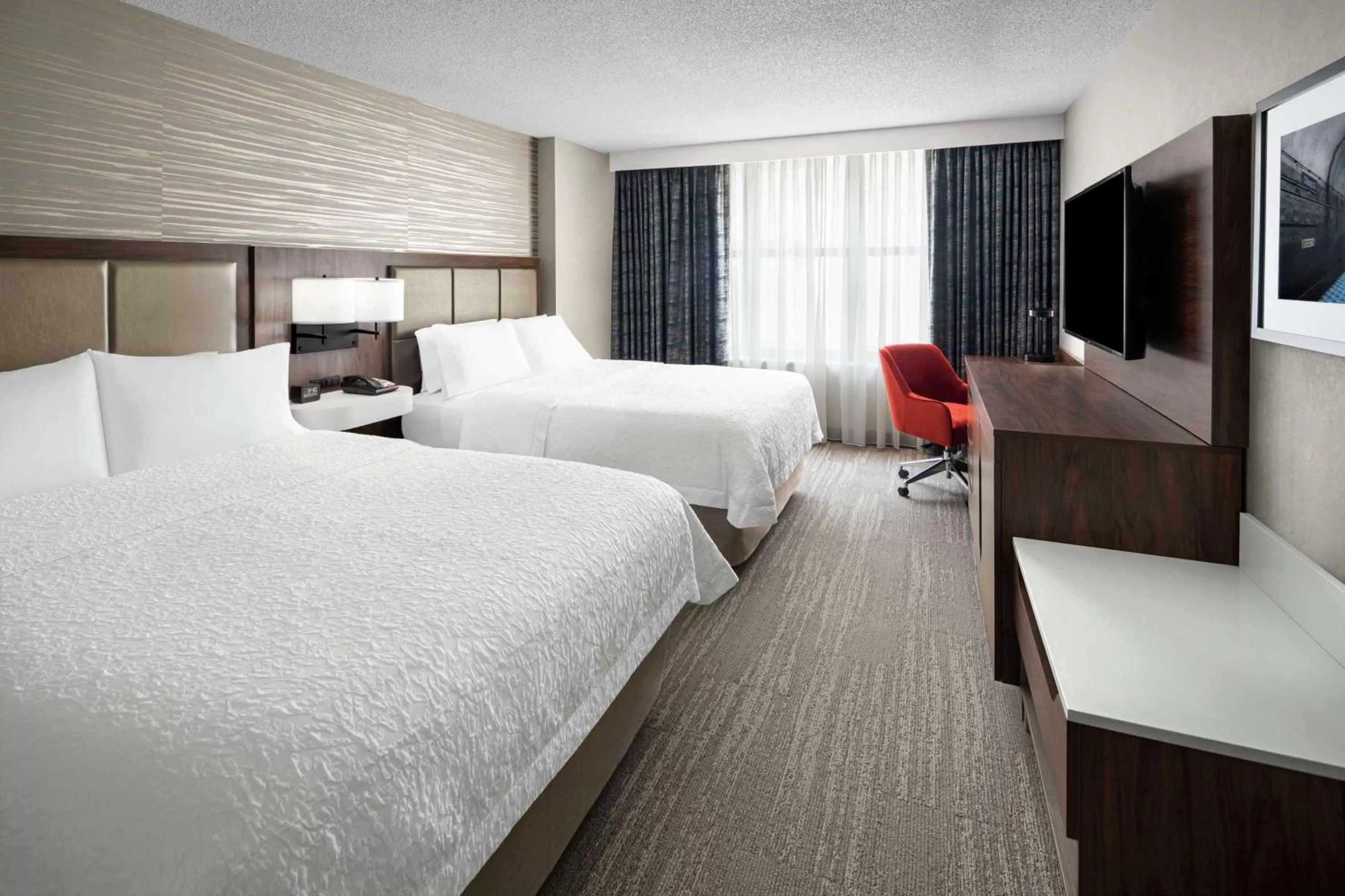 Bedroom, Bed in Hampton Inn & Suites Chicago-Downtown