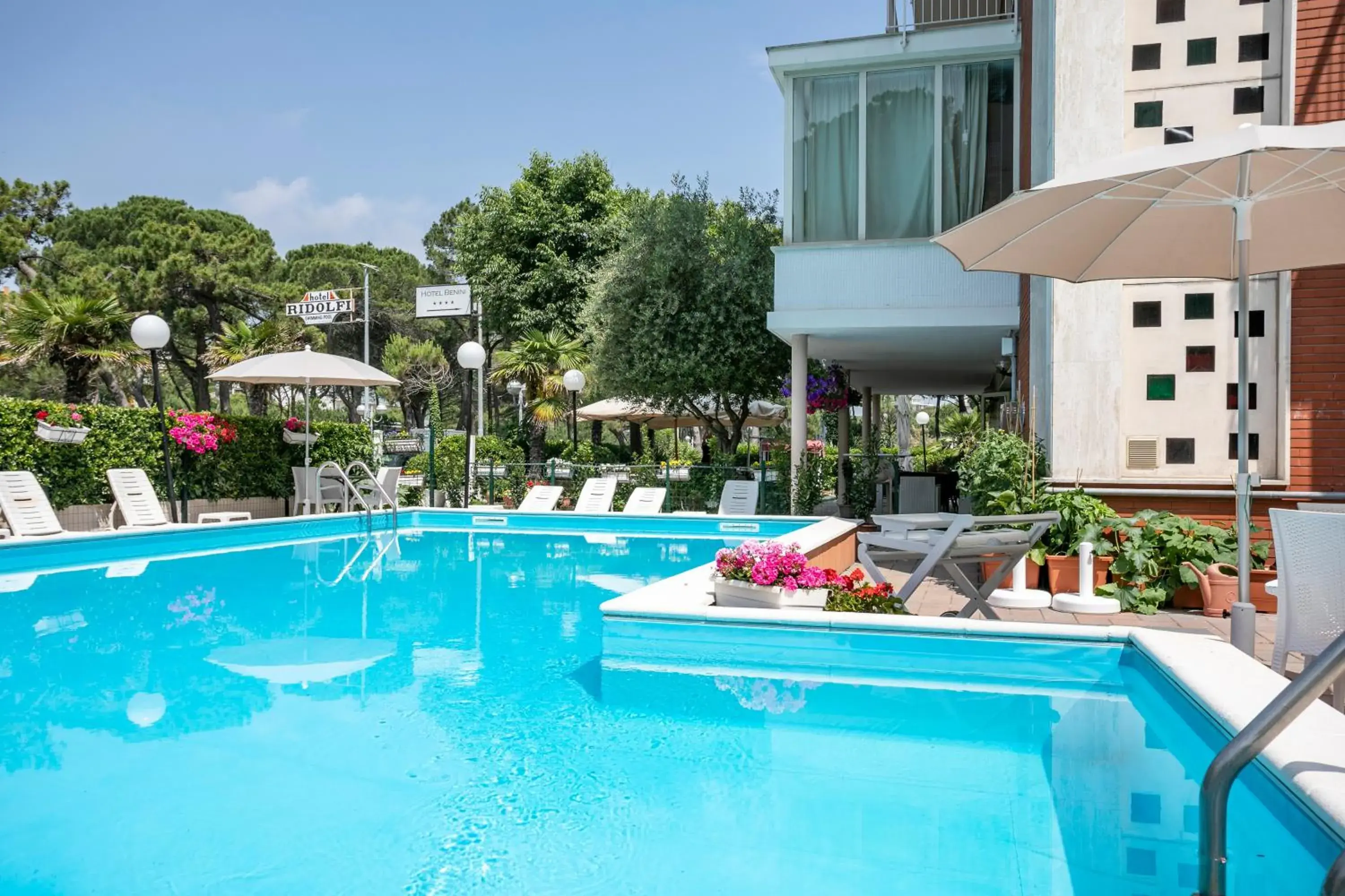 Swimming pool in Hotel Ridolfi