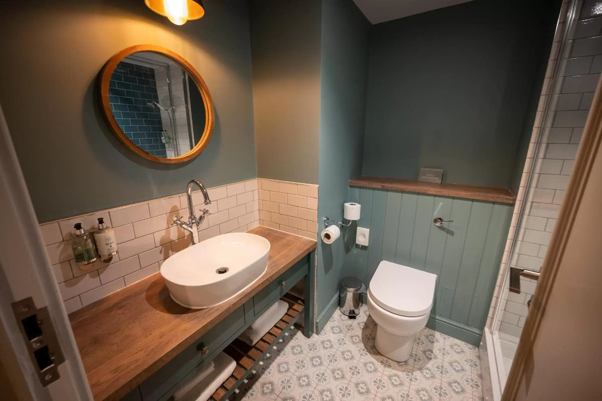 Bathroom in Green Man by Chef & Brewer Collection