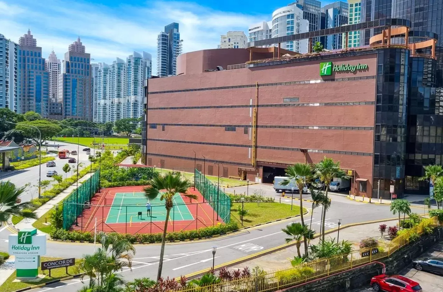 Tennis court in Holiday Inn Singapore Atrium, an IHG Hotel