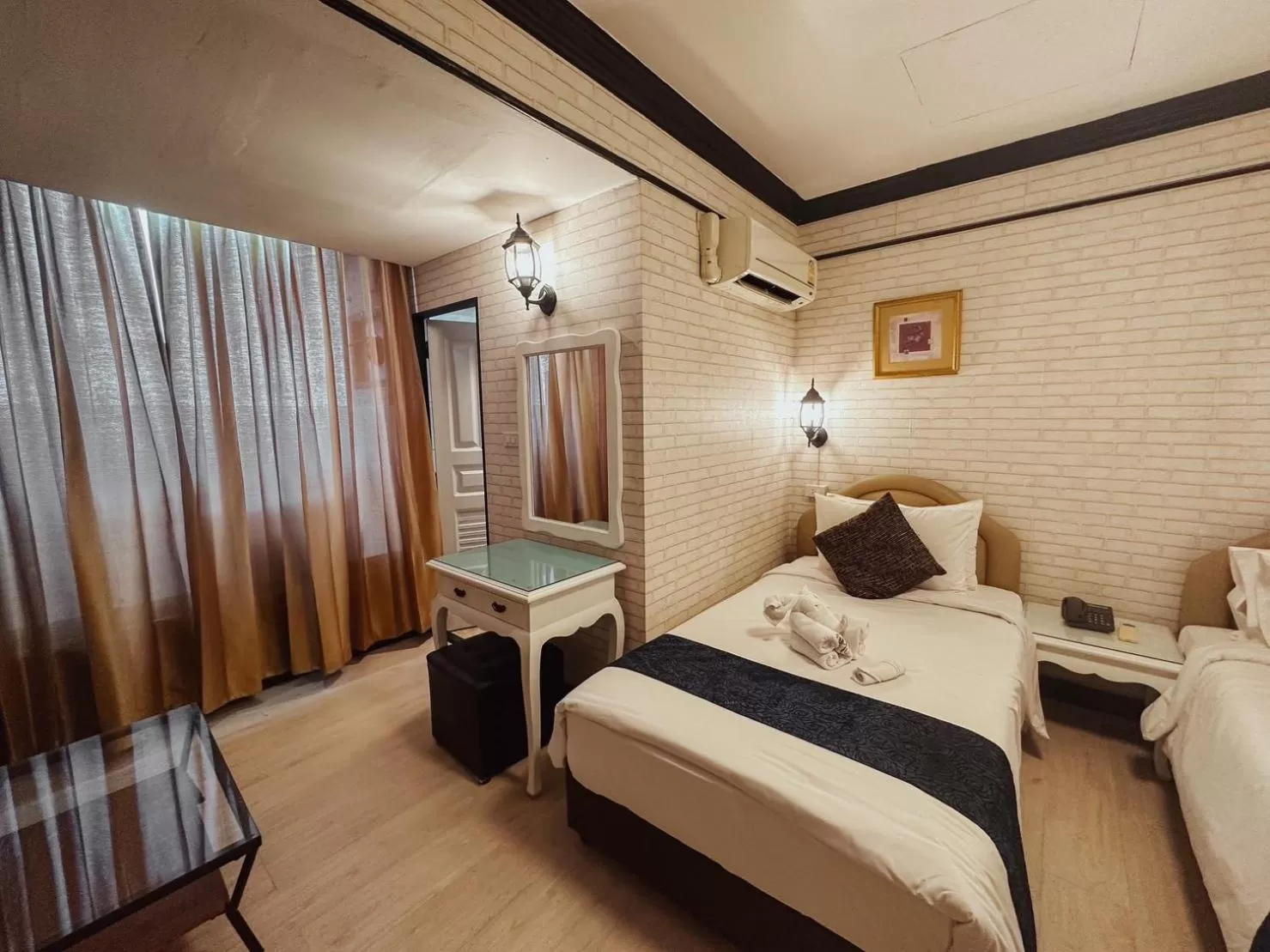 Bed in Hotel De Khuvieng