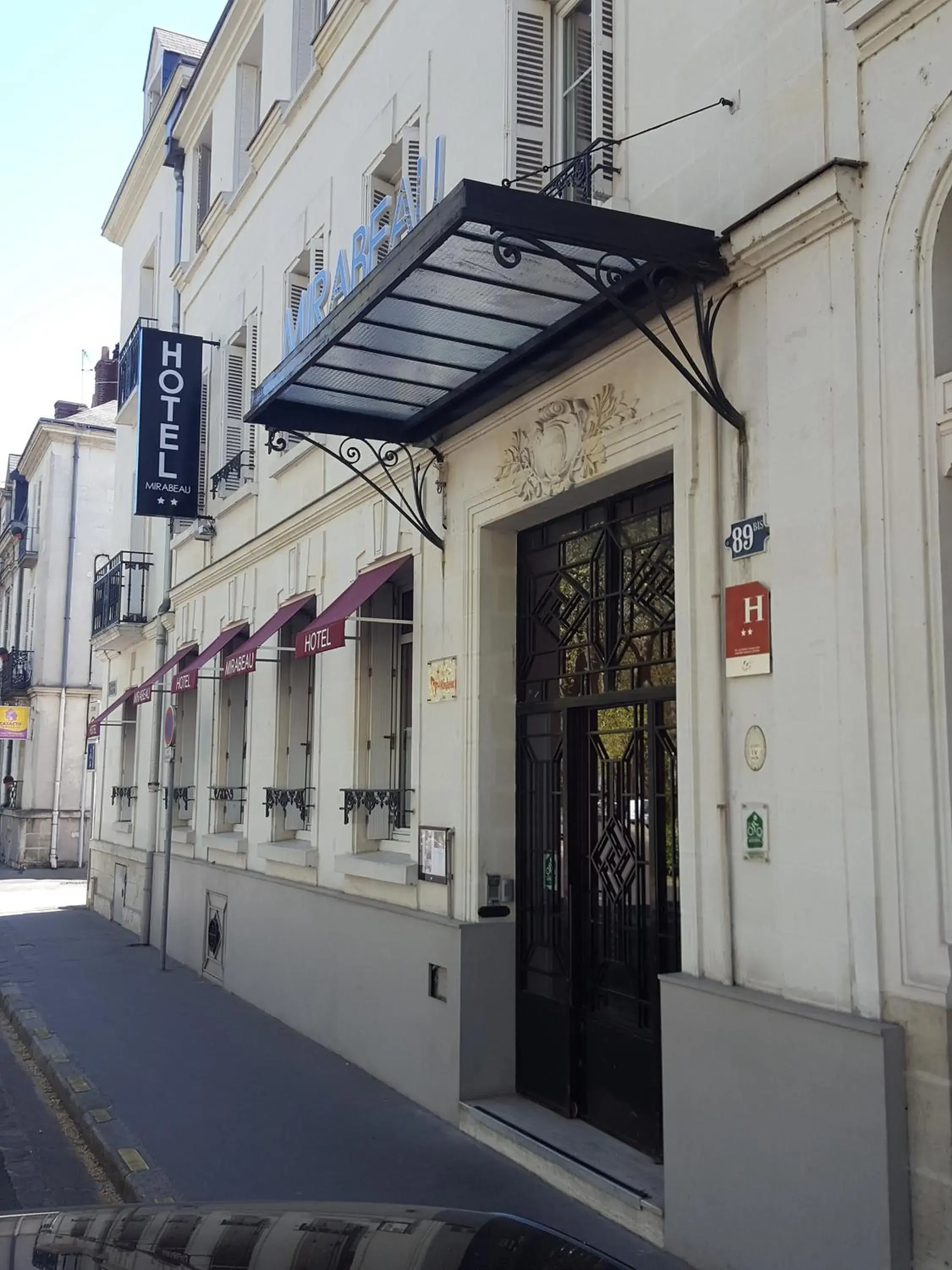 Facade/entrance in Hotel Mirabeau