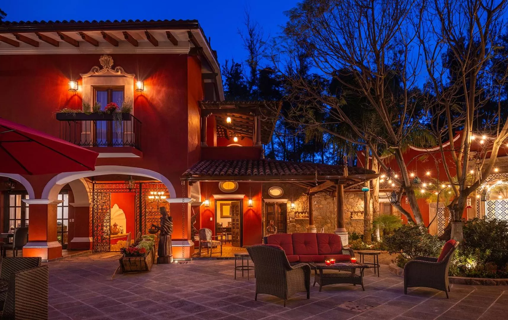 Property building in Hotel Boutique Casa Colorada