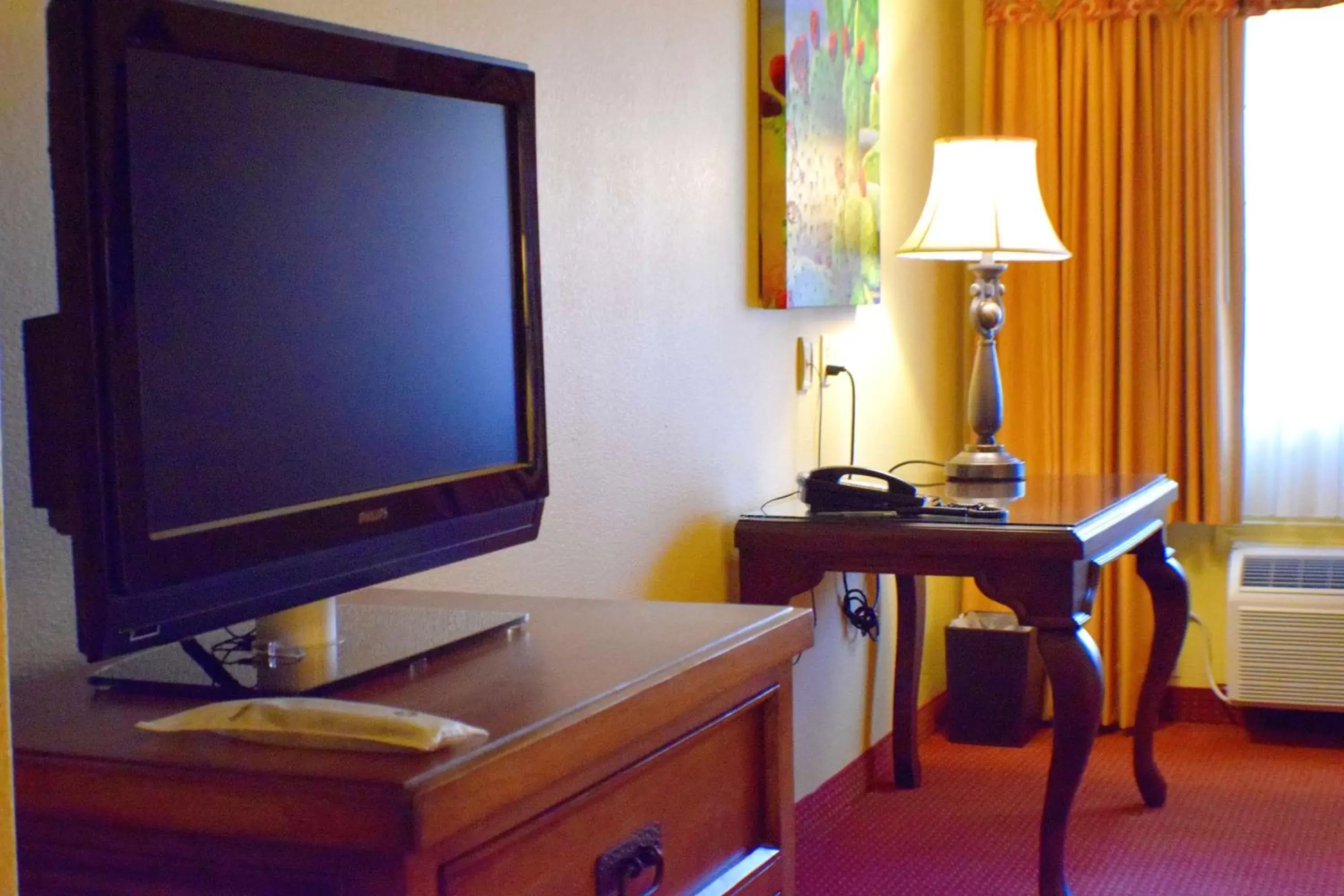 Photo of the whole room, TV/Entertainment Center in Best Western San Isidro Inn