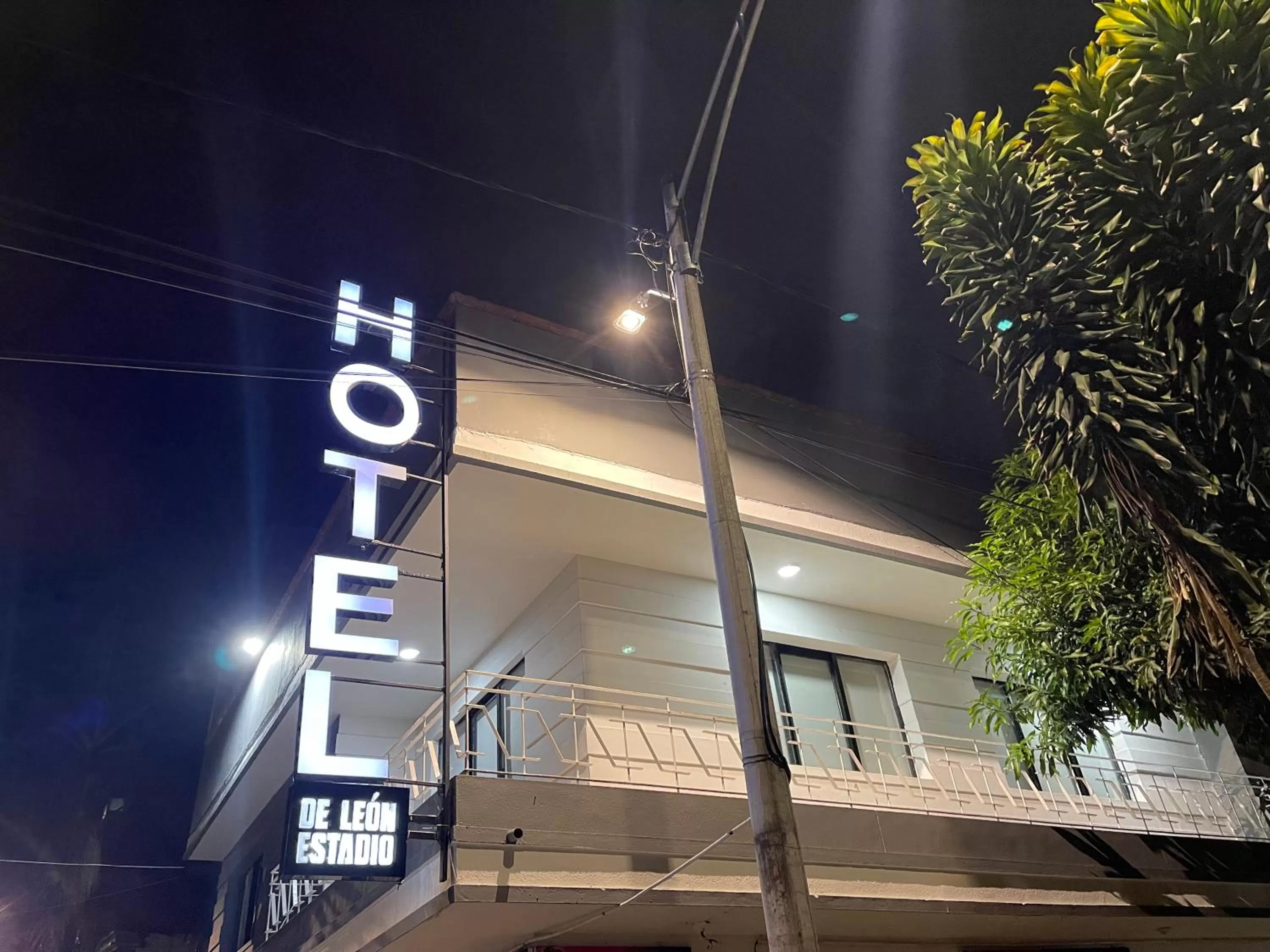 Property building in Hotel De León Estadio