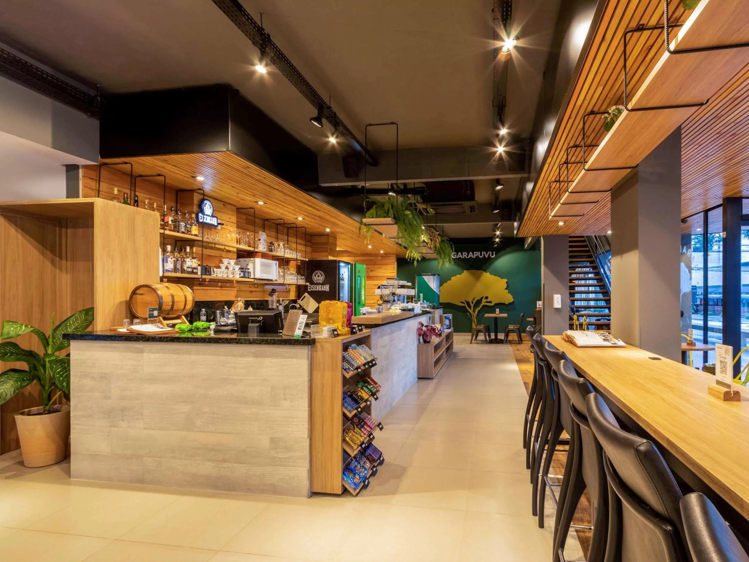 Restaurant/places to eat in Mercure Florianópolis