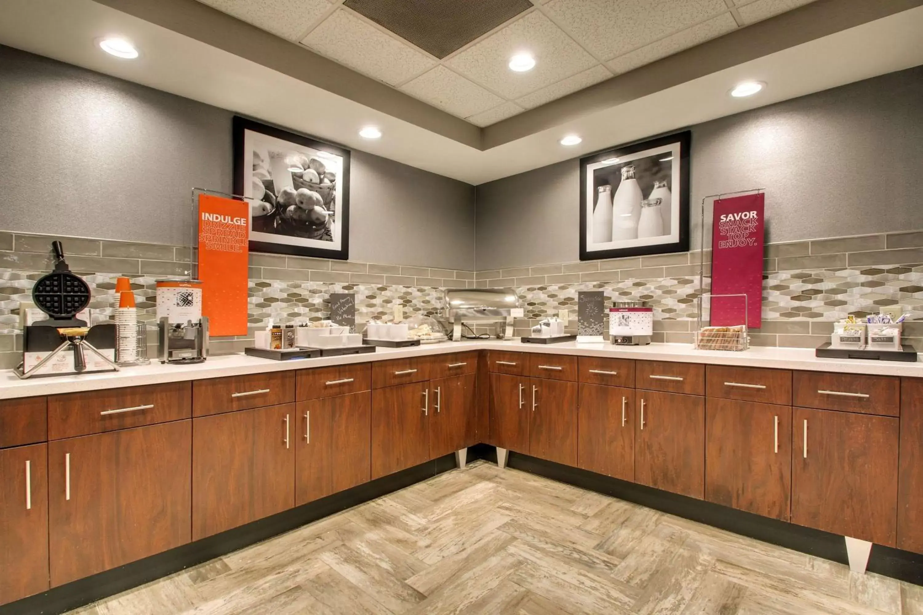 Dining area in Hampton Inn Yemassee/Point South, Sc