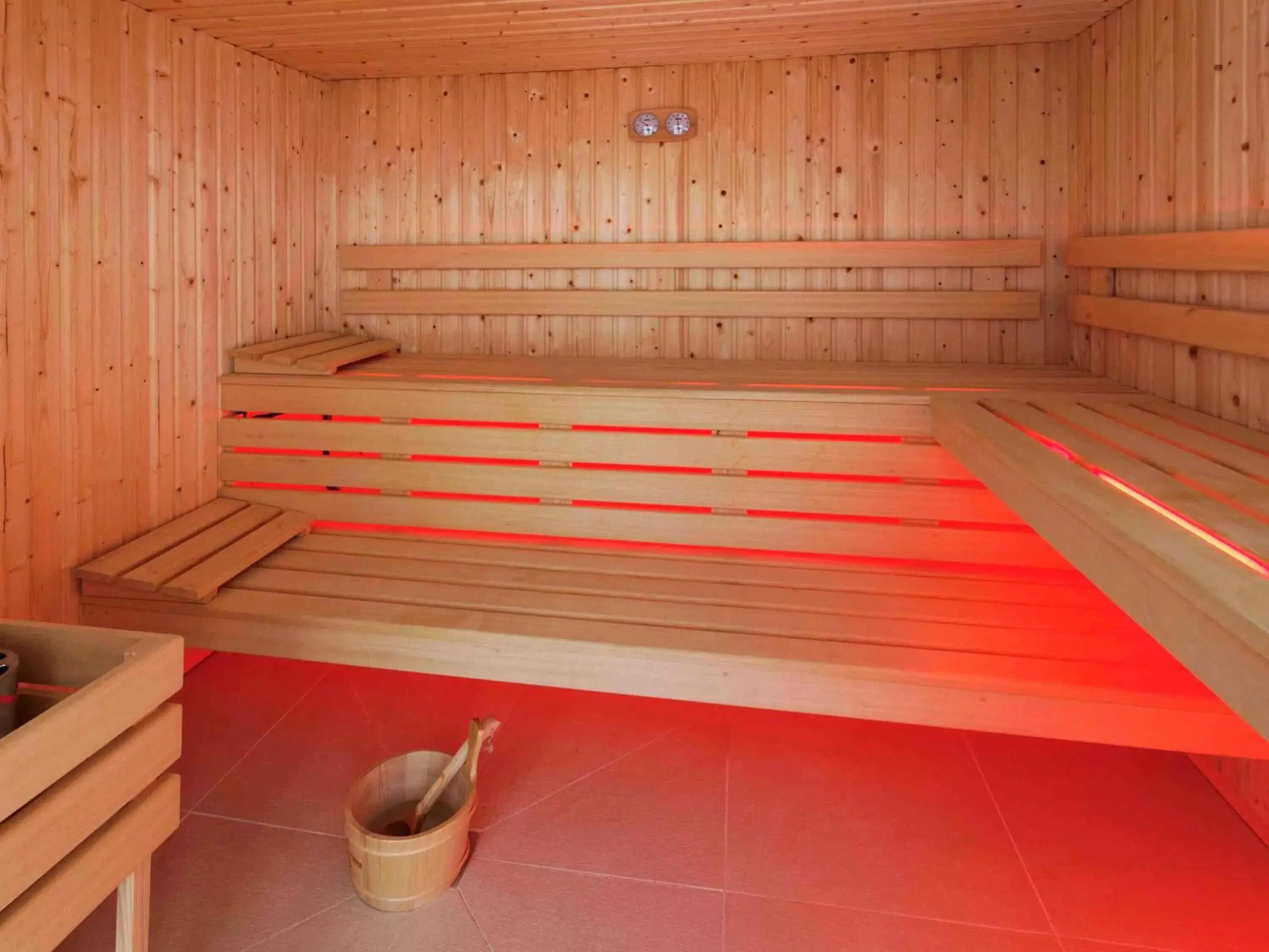 Spa and wellness centre/facilities in Mercure Brignoles Golf de Barbaroux & Spa