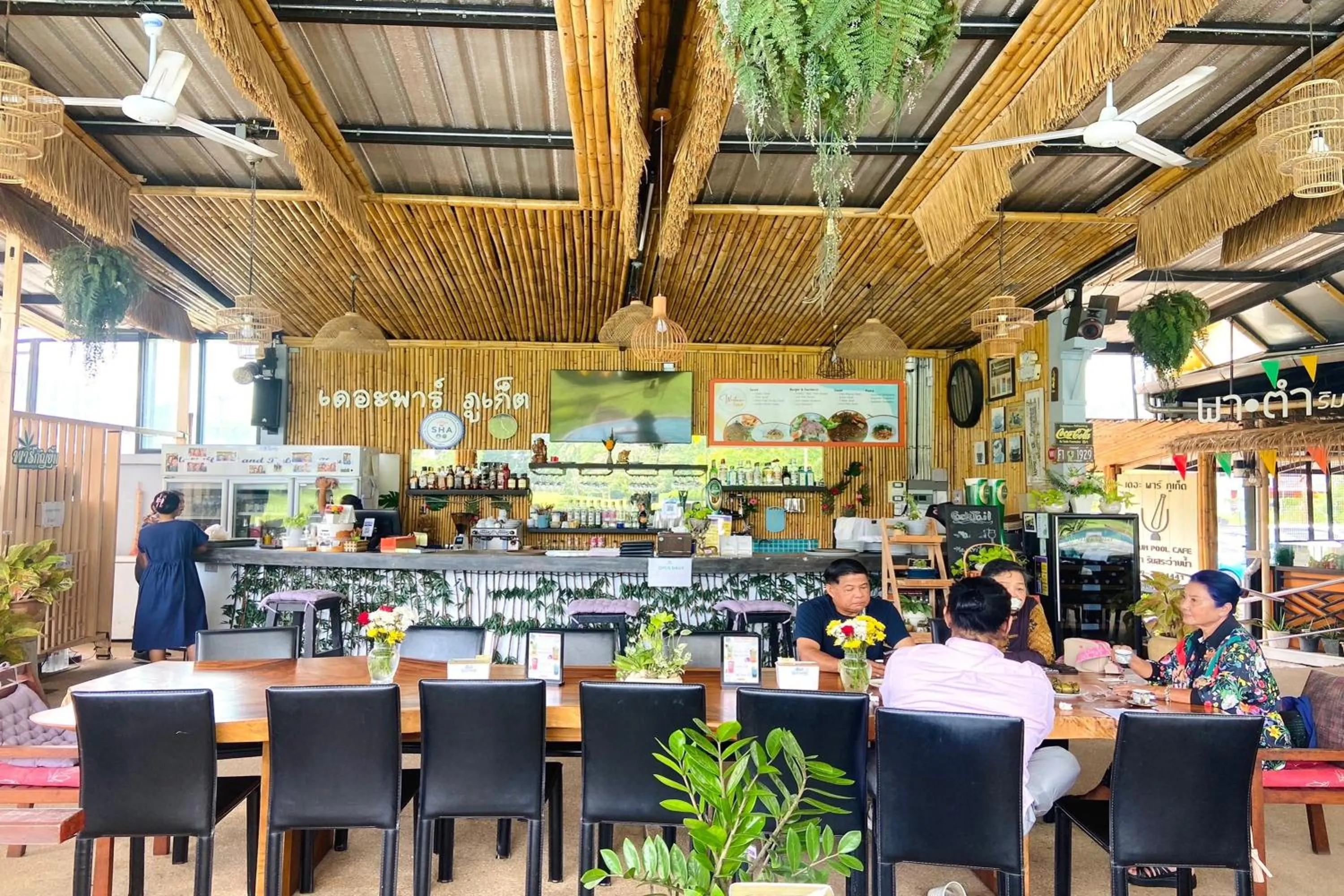 Restaurant/places to eat in The Par Phuket SHA Plus