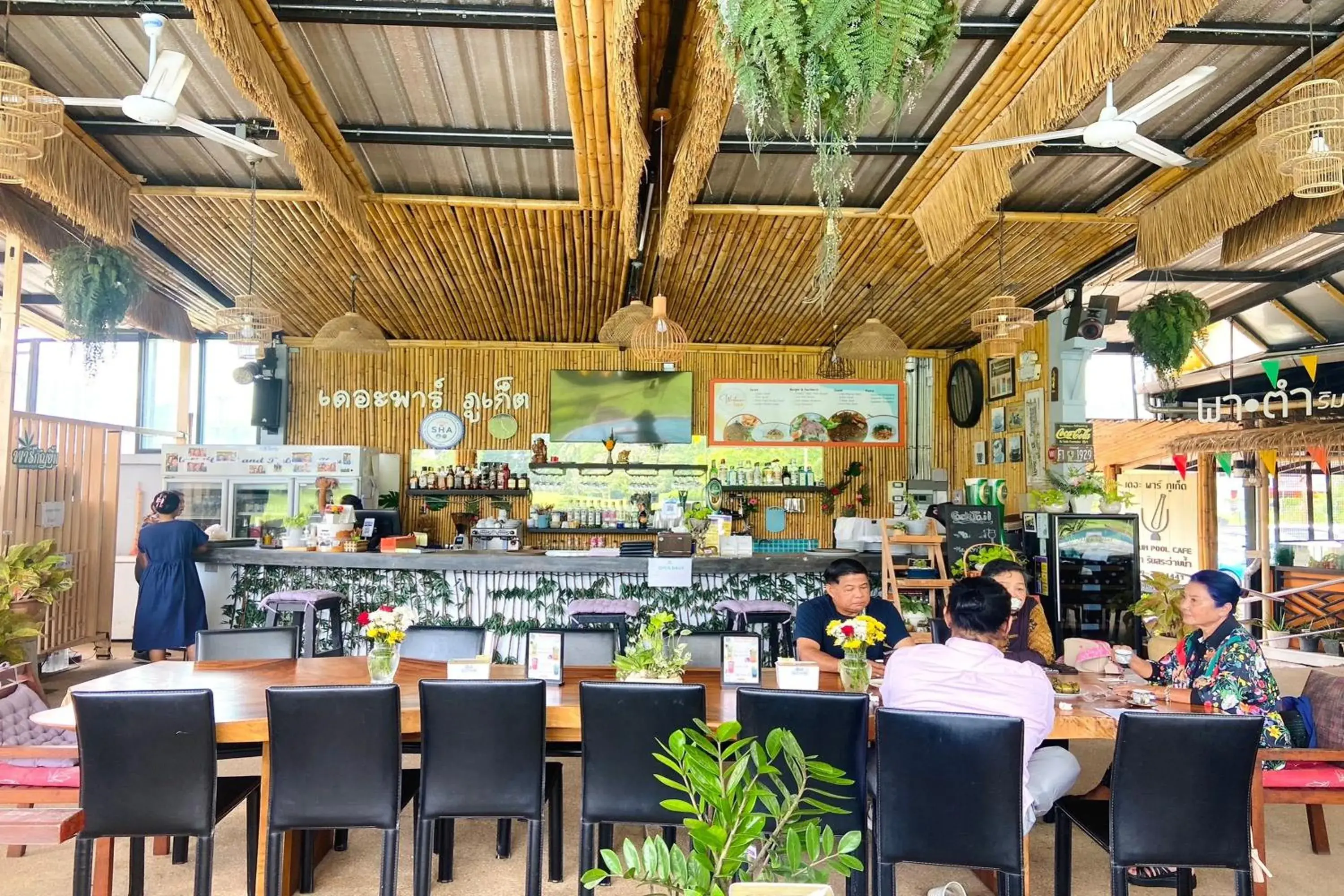 Restaurant/places to eat in The Par Phuket SHA Plus Restaurant/places to eat in The Par Phuket SHA Plus