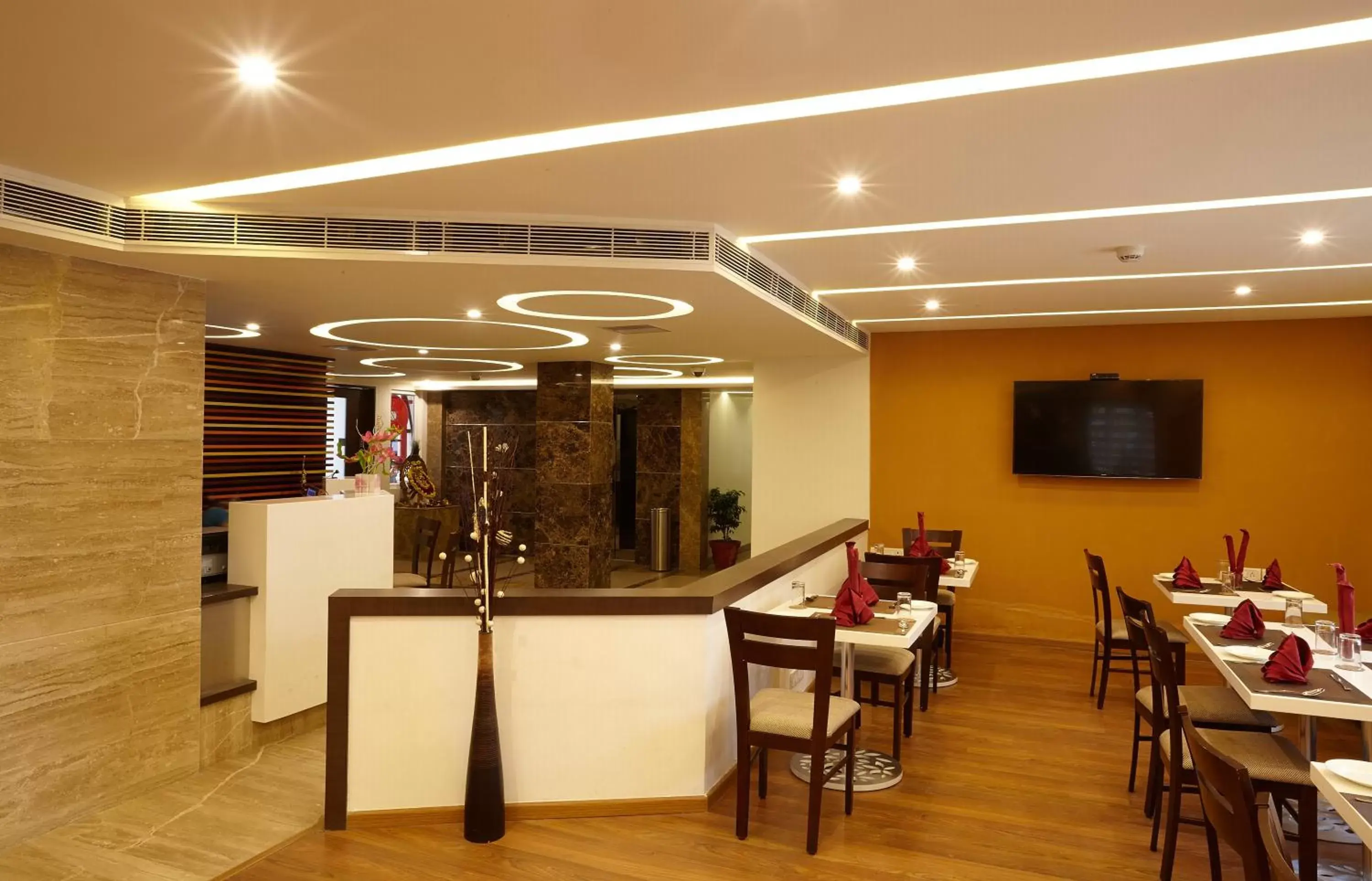 Communal lounge/ TV room, Restaurant/Places to Eat in Golden Fruits Business Suites