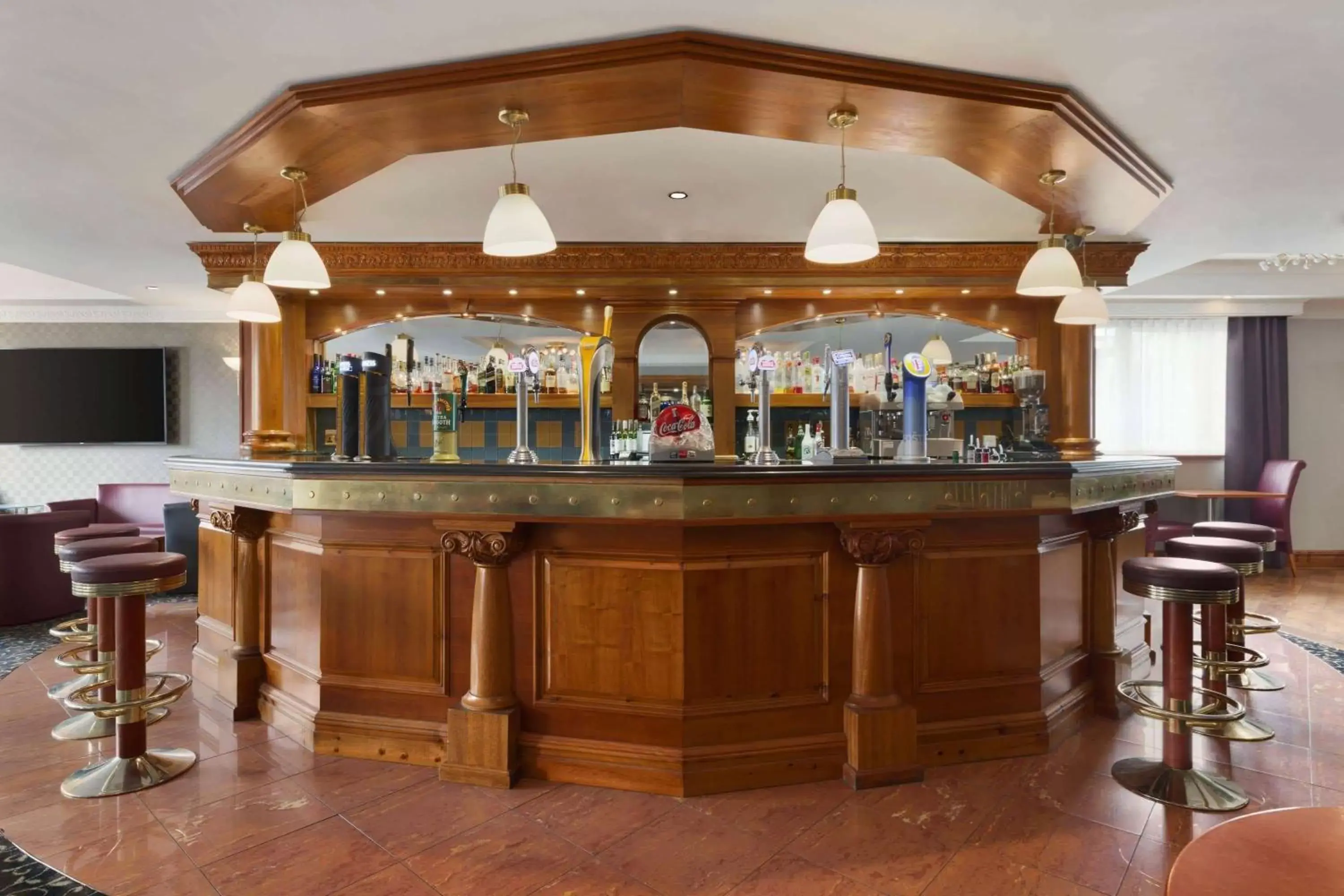 Lounge or bar, Lounge/Bar in Savera Hotel South Ruislip