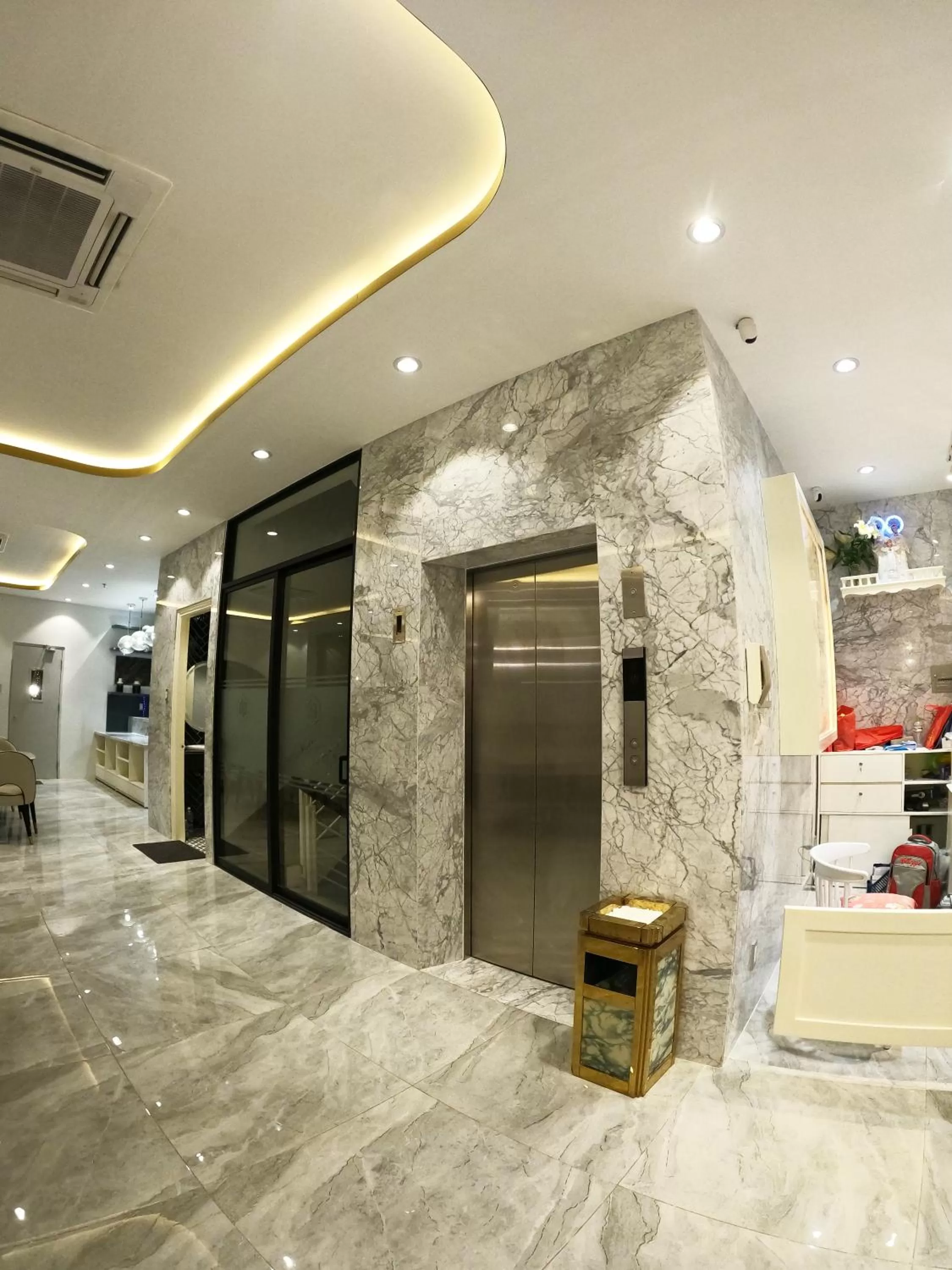 Lobby or reception in Dinh Phat Hotel