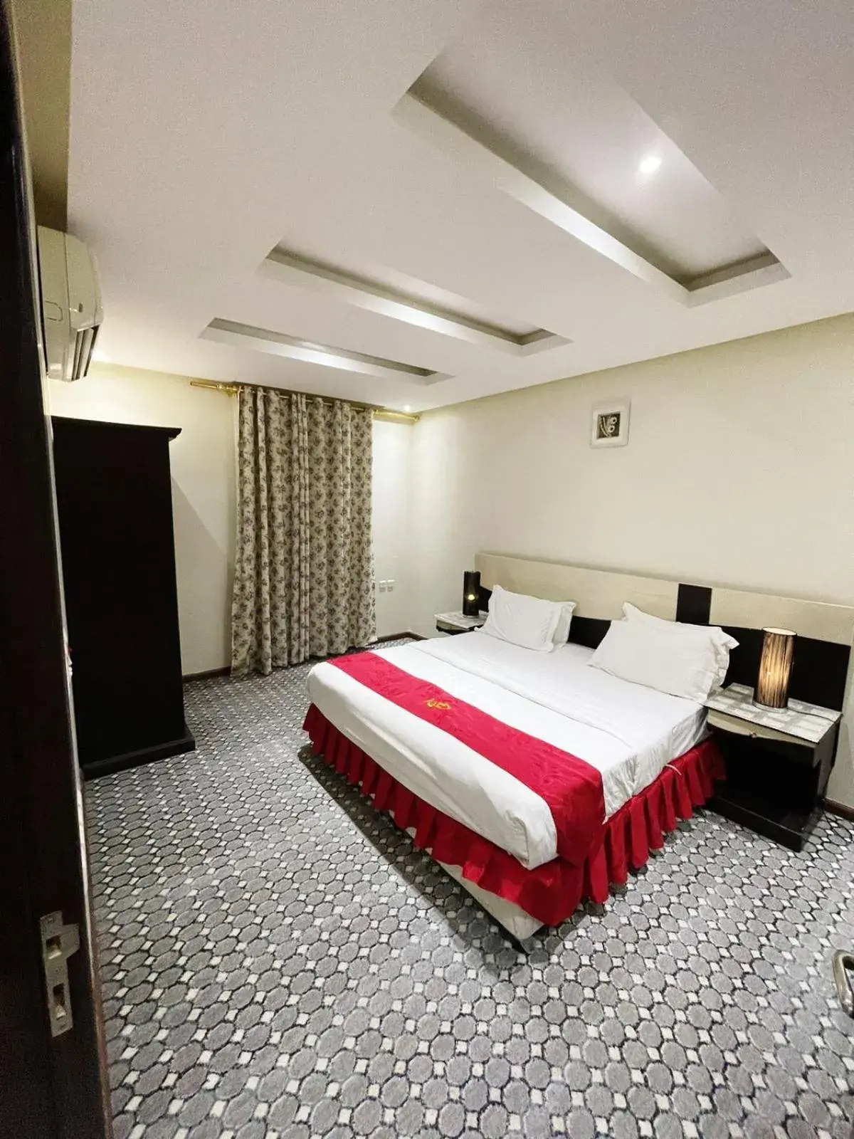 Bed in Merfal Hotel Apartments Al Taawan