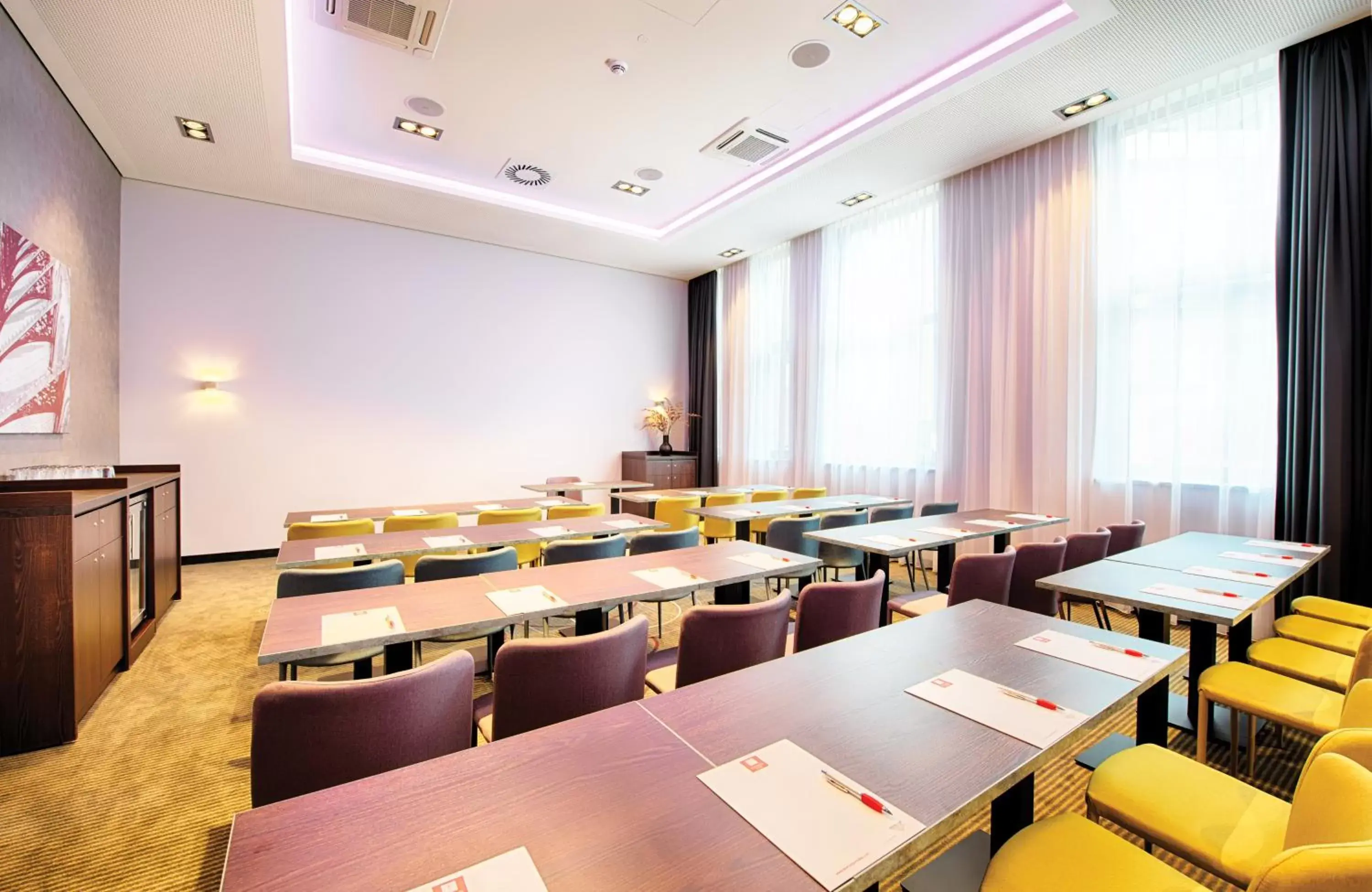 Meeting/conference room in Leonardo Royal Hotel Ulm