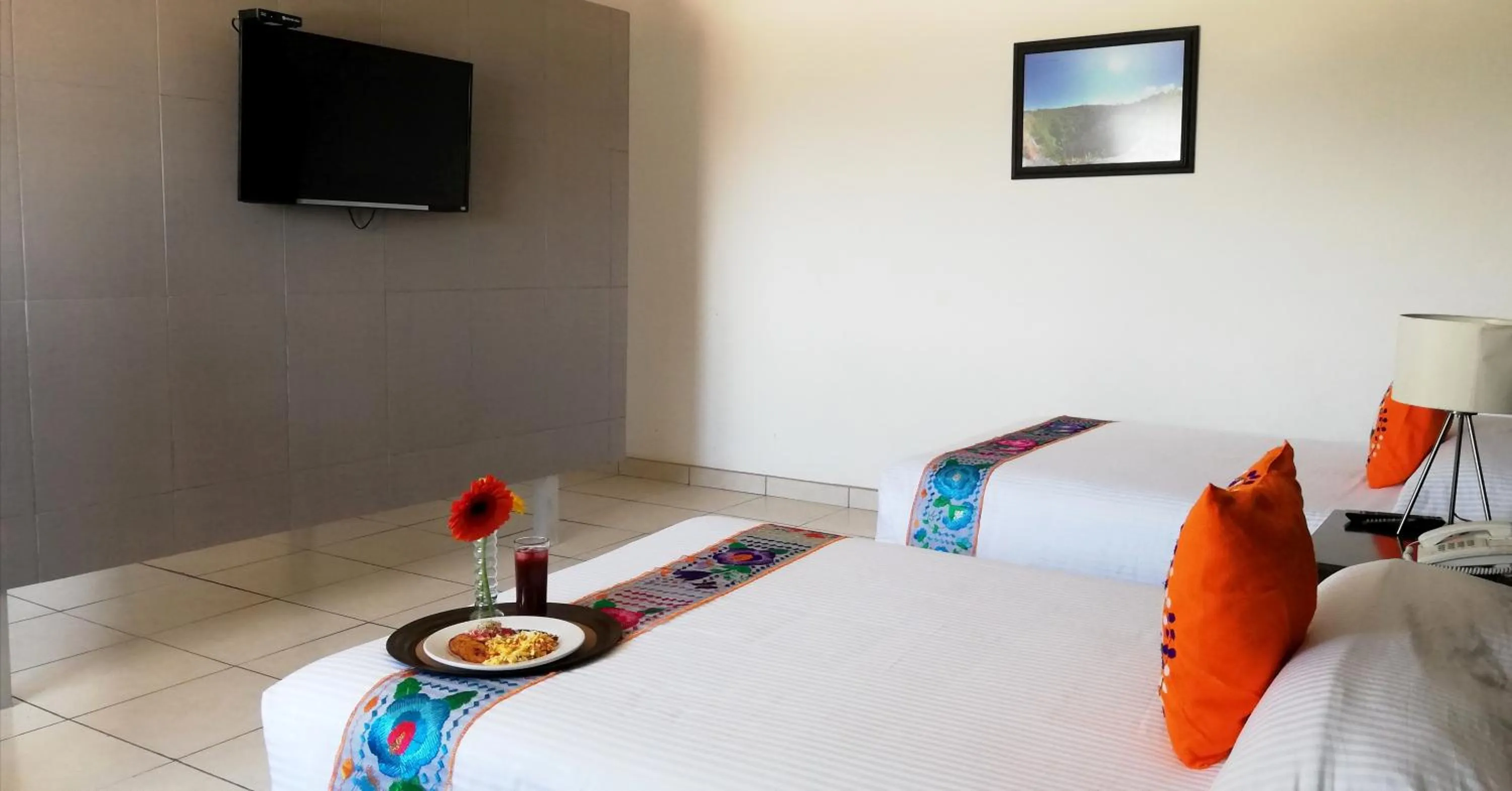 Bed in Chiapas Hotel Express, Tuxtla Gutierrez