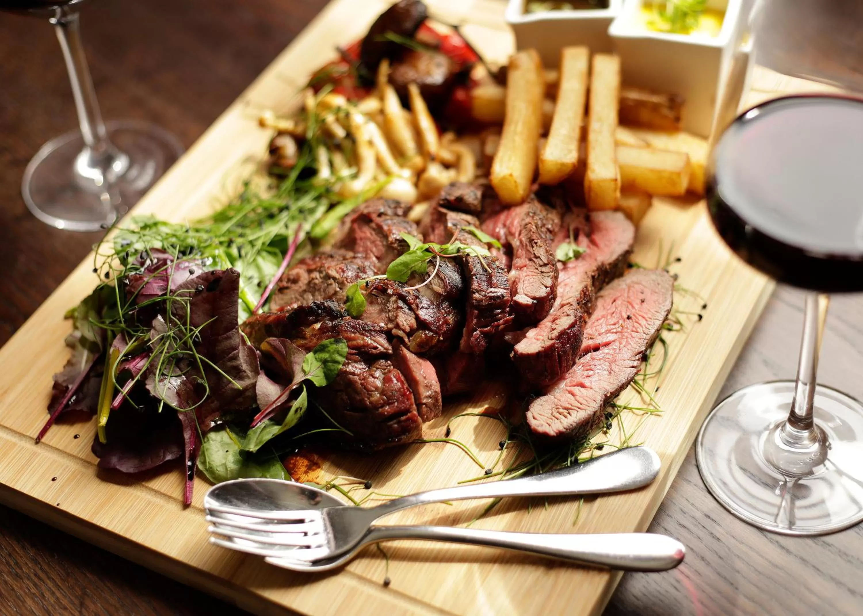 Restaurant/places to eat in Nira Caledonia