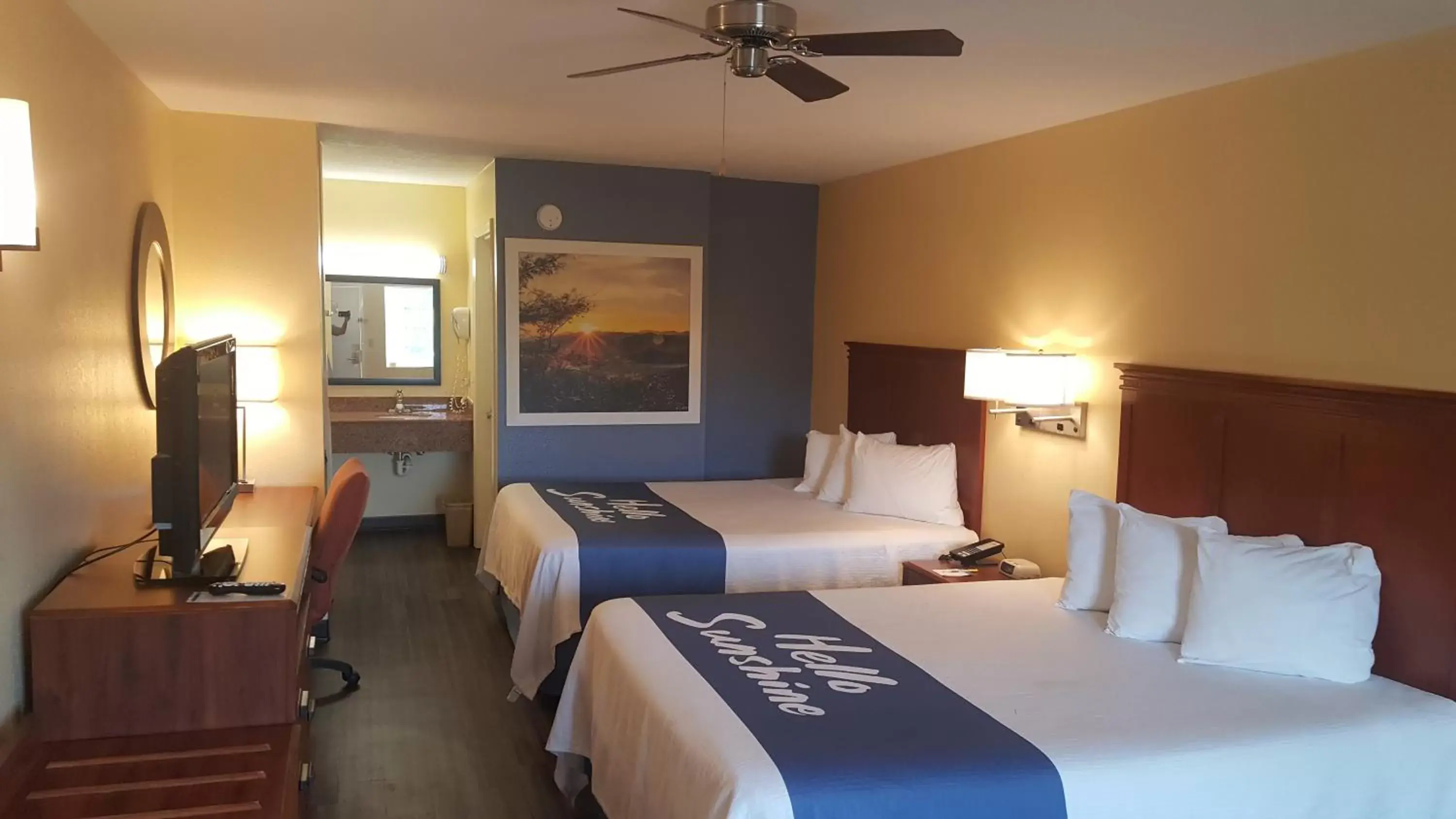 Bed in Days Inn by Wyndham Trenton