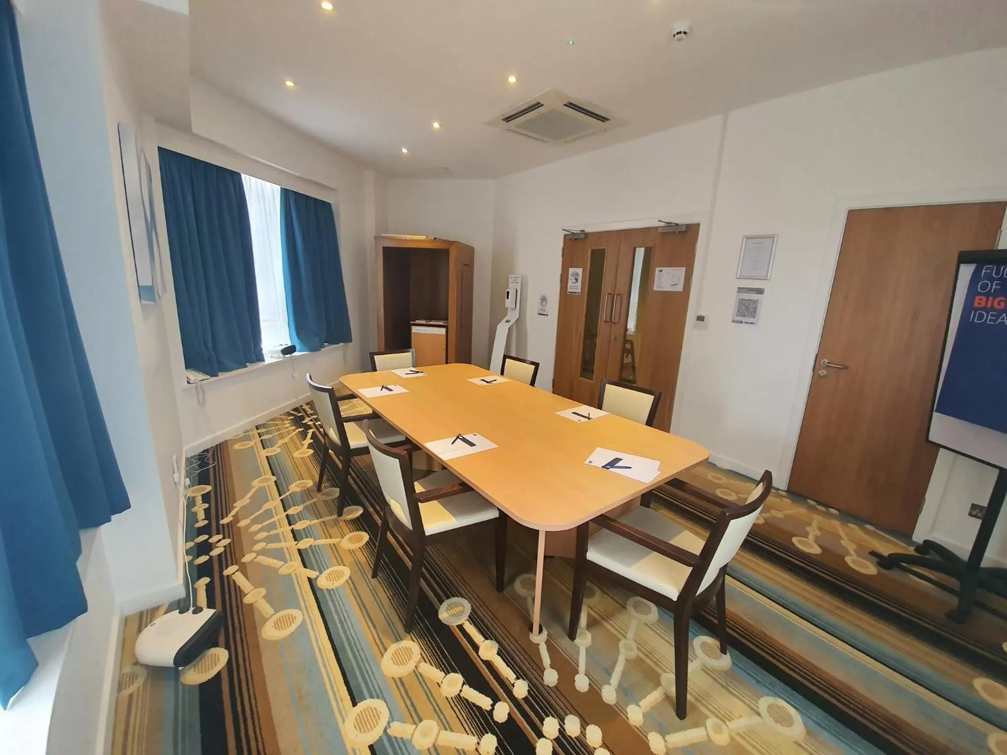 Meeting/conference room in Holiday Inn Express Wakefield by IHG