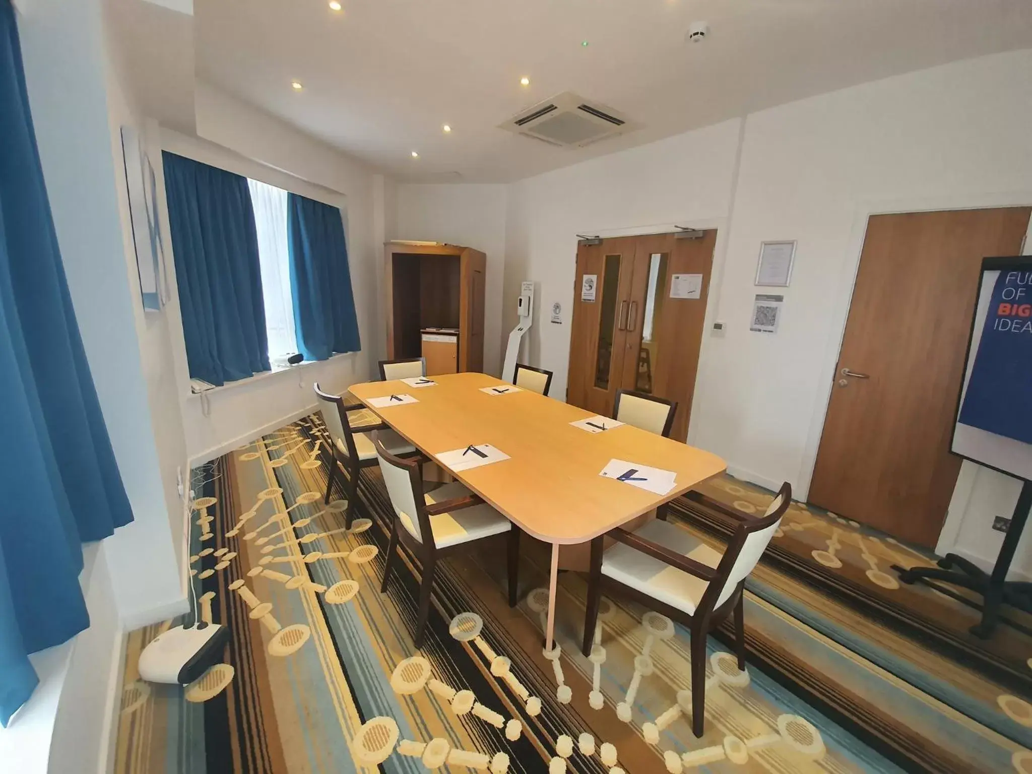Meeting/conference room in Holiday Inn Express Wakefield, an IHG Hotel
