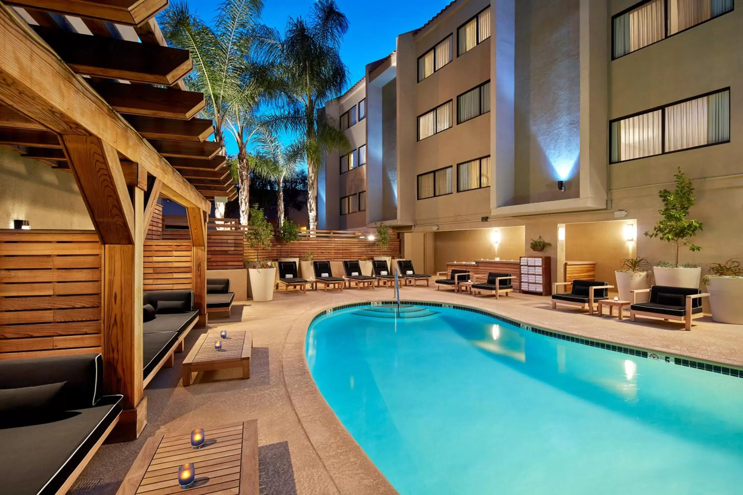 Swimming pool, Property Building in The Anza-a Calabasas Hotel