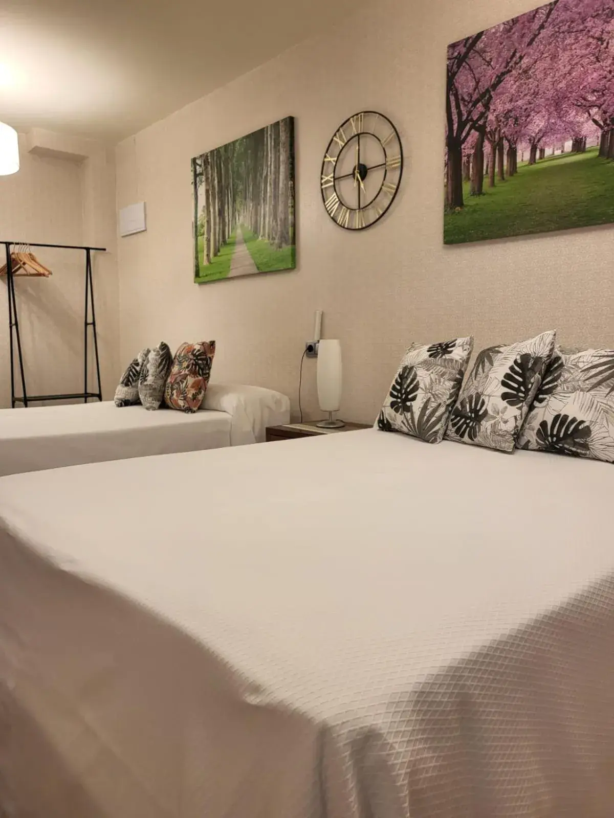 Photo of the whole room, Bed in Hospedium Hotel Restaurant Trav