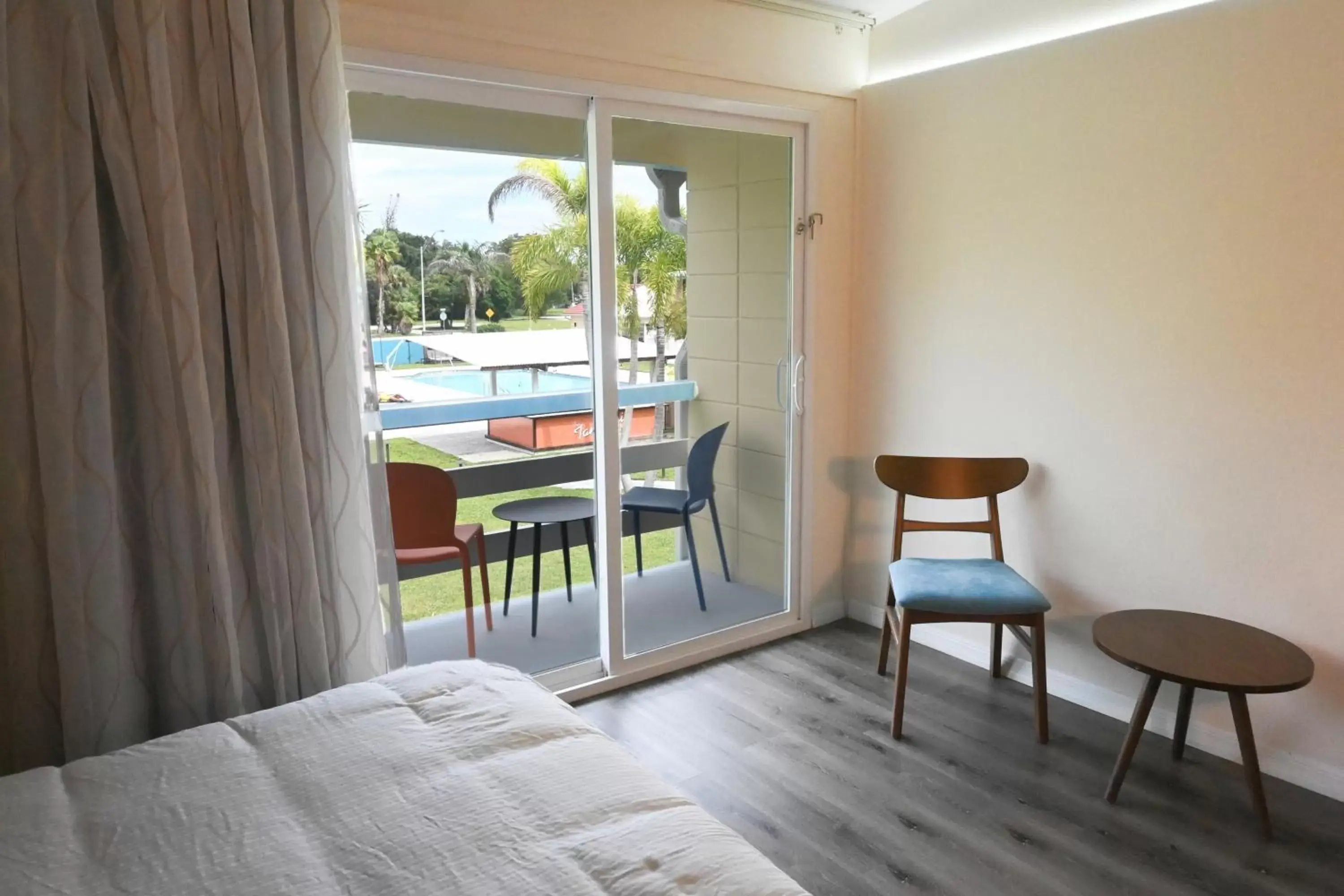 Balcony/Terrace, Seating Area in Golden Host Resort Sarasota