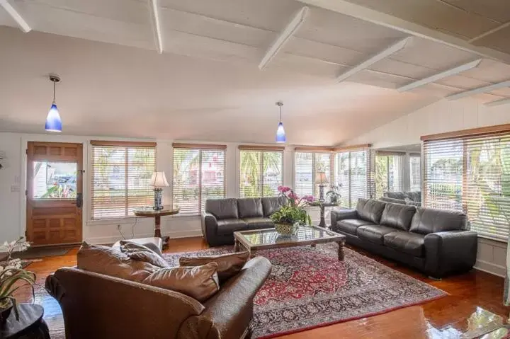 Living room, Seating Area in Old Colorado Inn