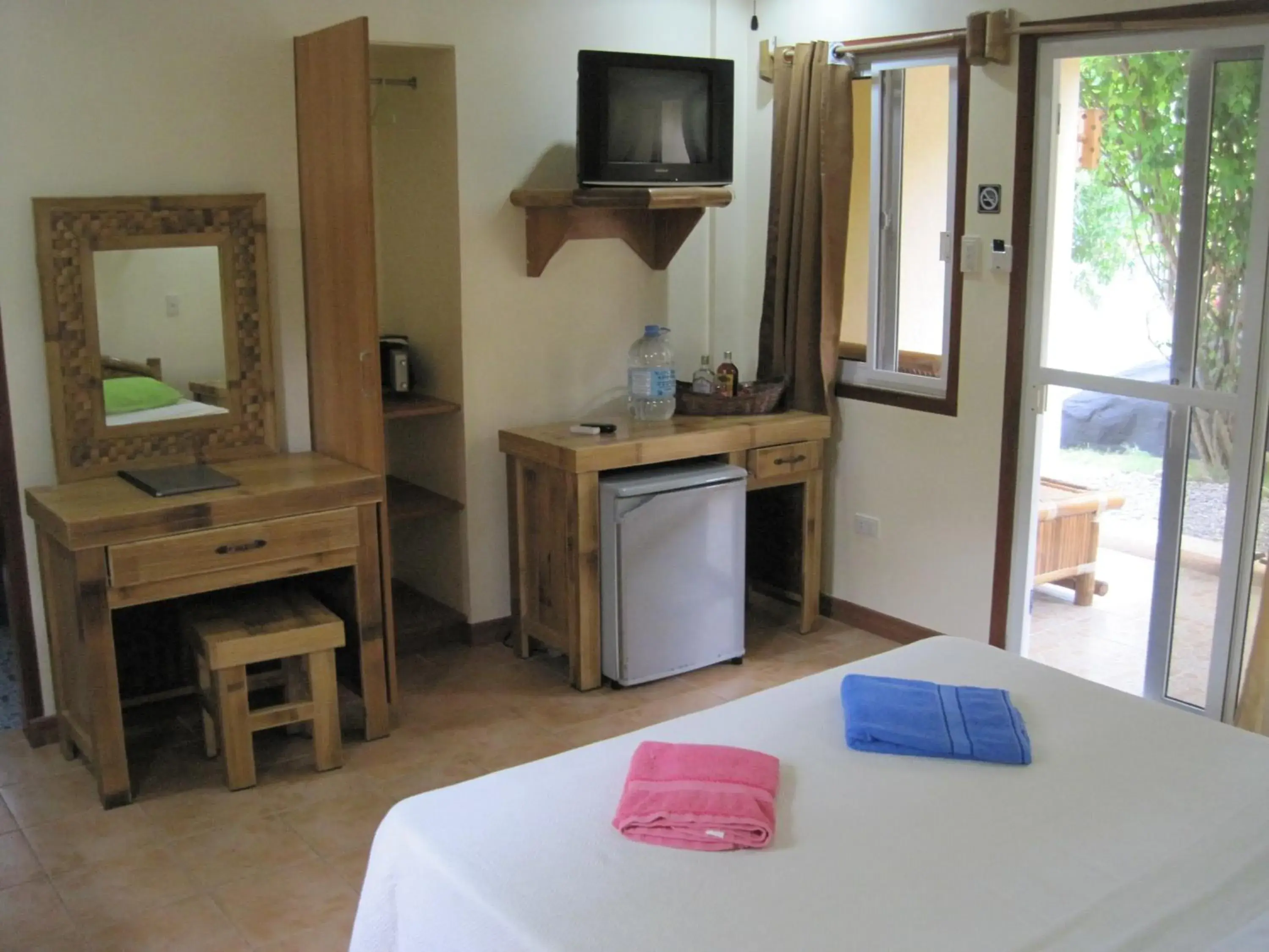 Day, TV/Entertainment Center in Thalatta Resort