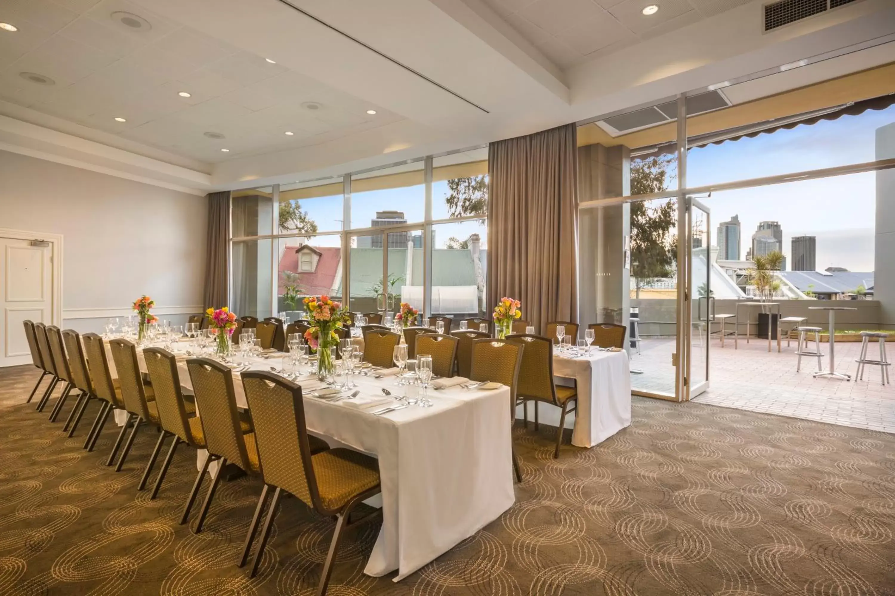 Meeting/conference room, Restaurant/Places to Eat in Holiday Inn Sydney Potts Point