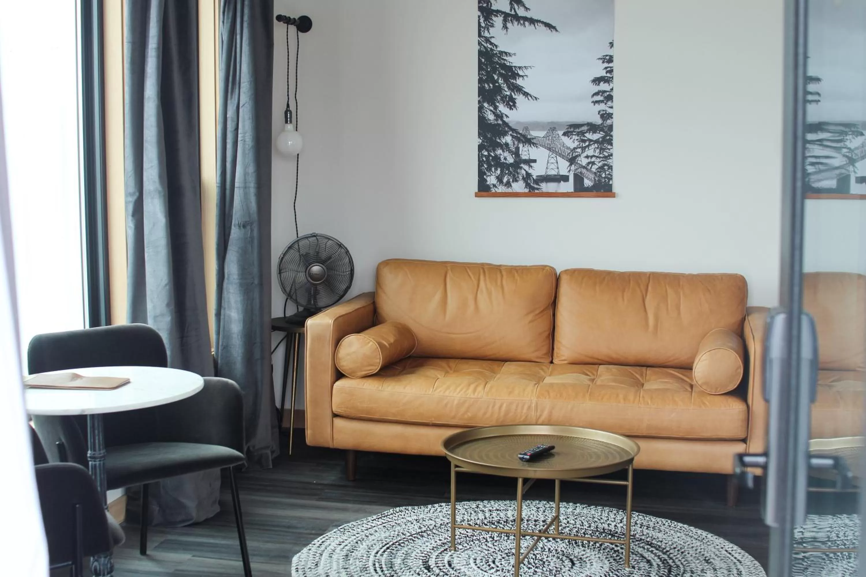 Seating area in Bowline Hotel