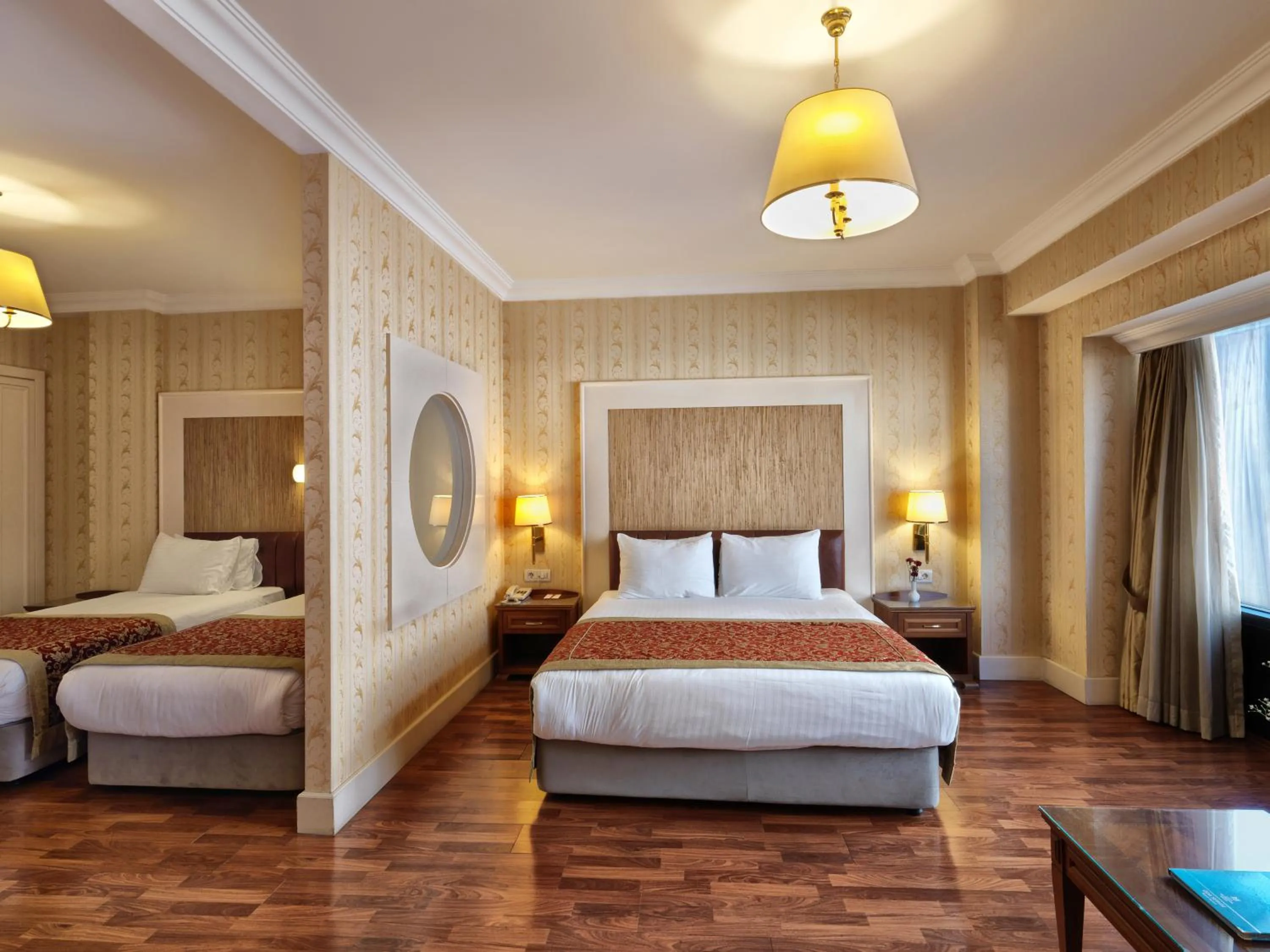 Bed in Taksim Metropark Hotel