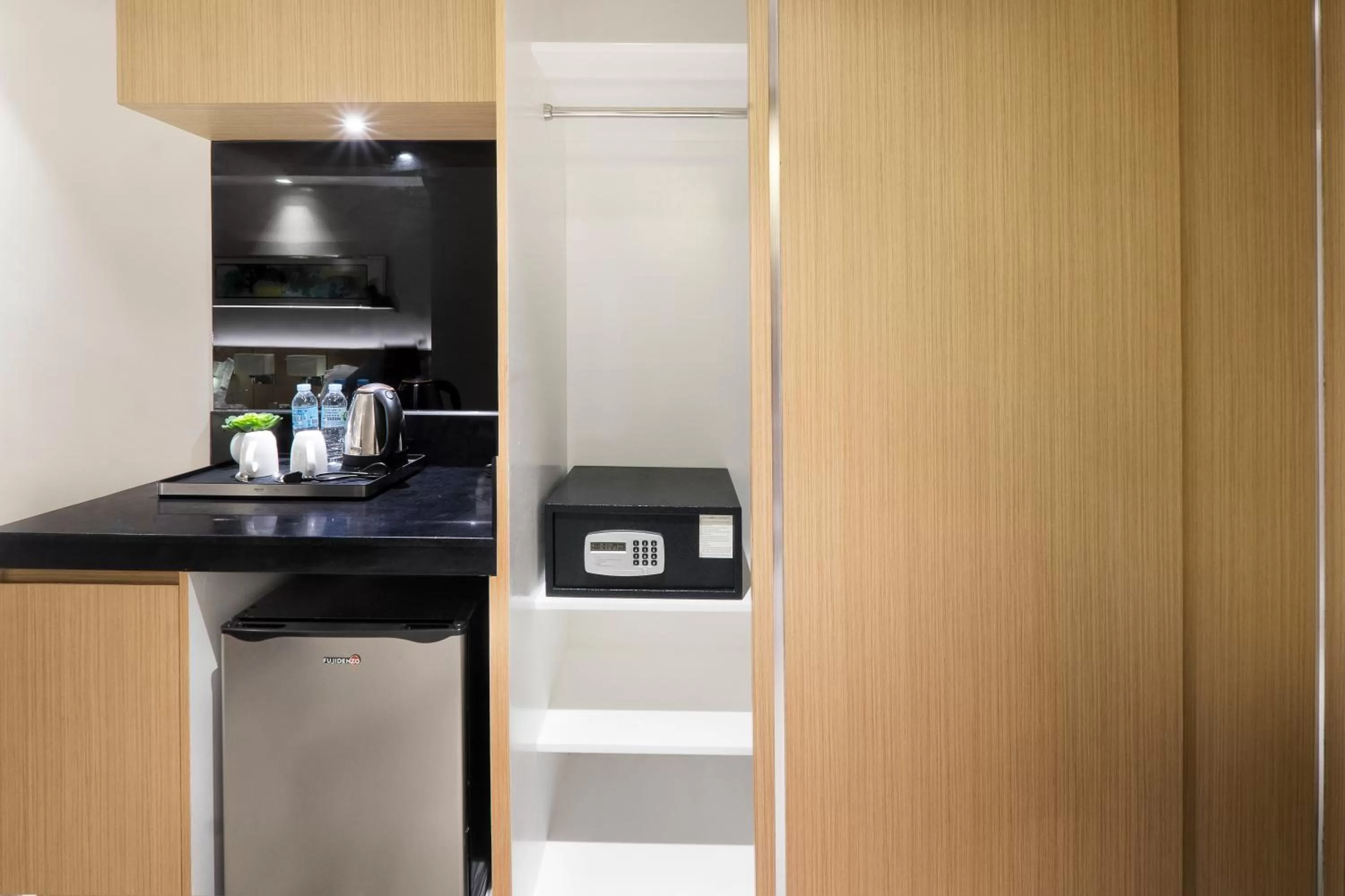 Kitchen or kitchenette in Watergate Boutique Hotel