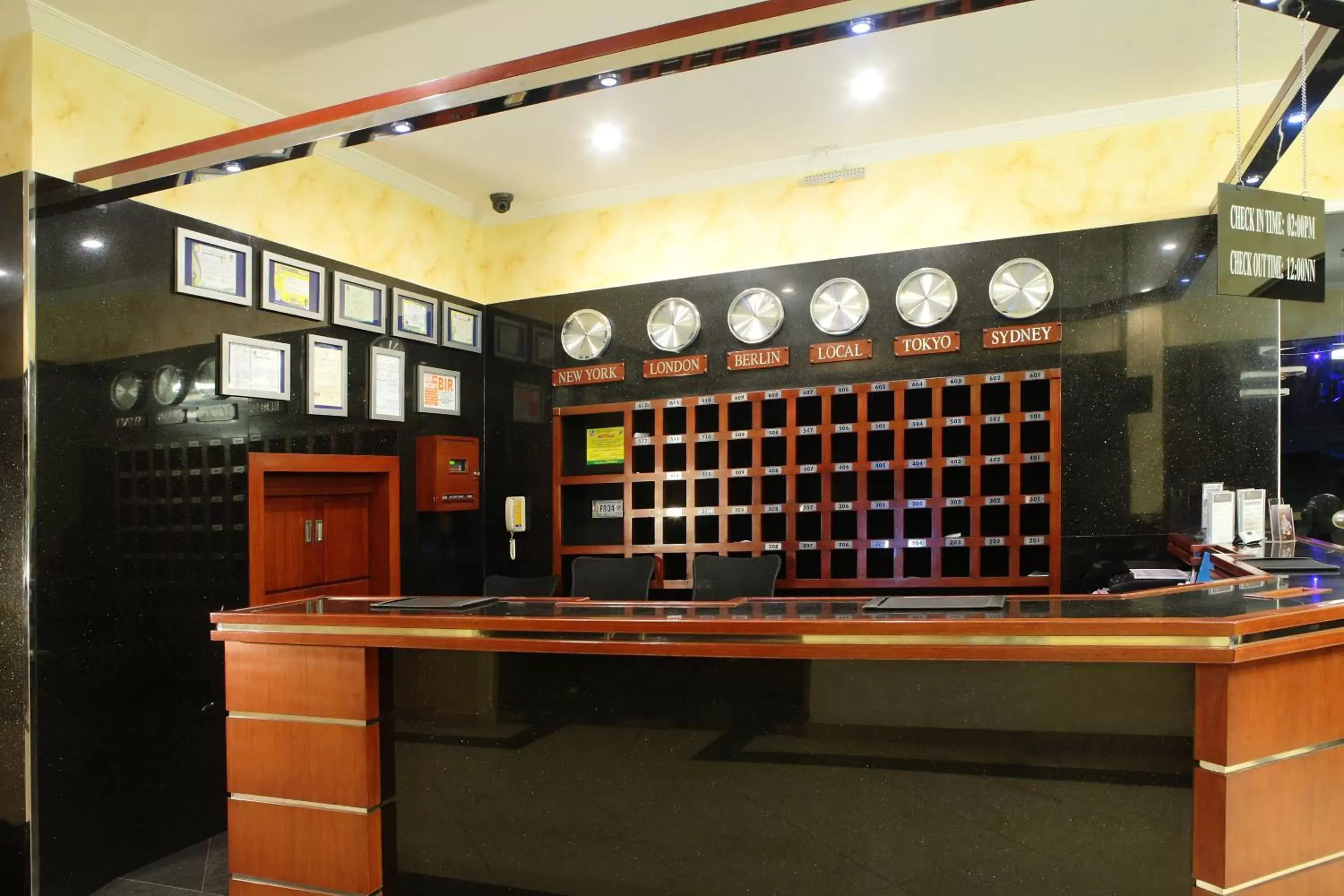 Lobby or reception in Queens Hotel Angeles City Lobby or reception in Queens Hotel Angeles City