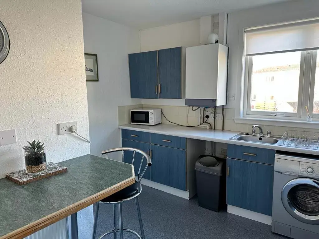 Kitchen/Kitchenette in Nithsdale Hotel