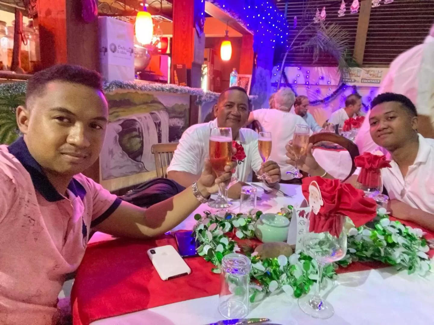 Restaurant/places to eat in Hôtel Restaurant Coco Lodge Majunga