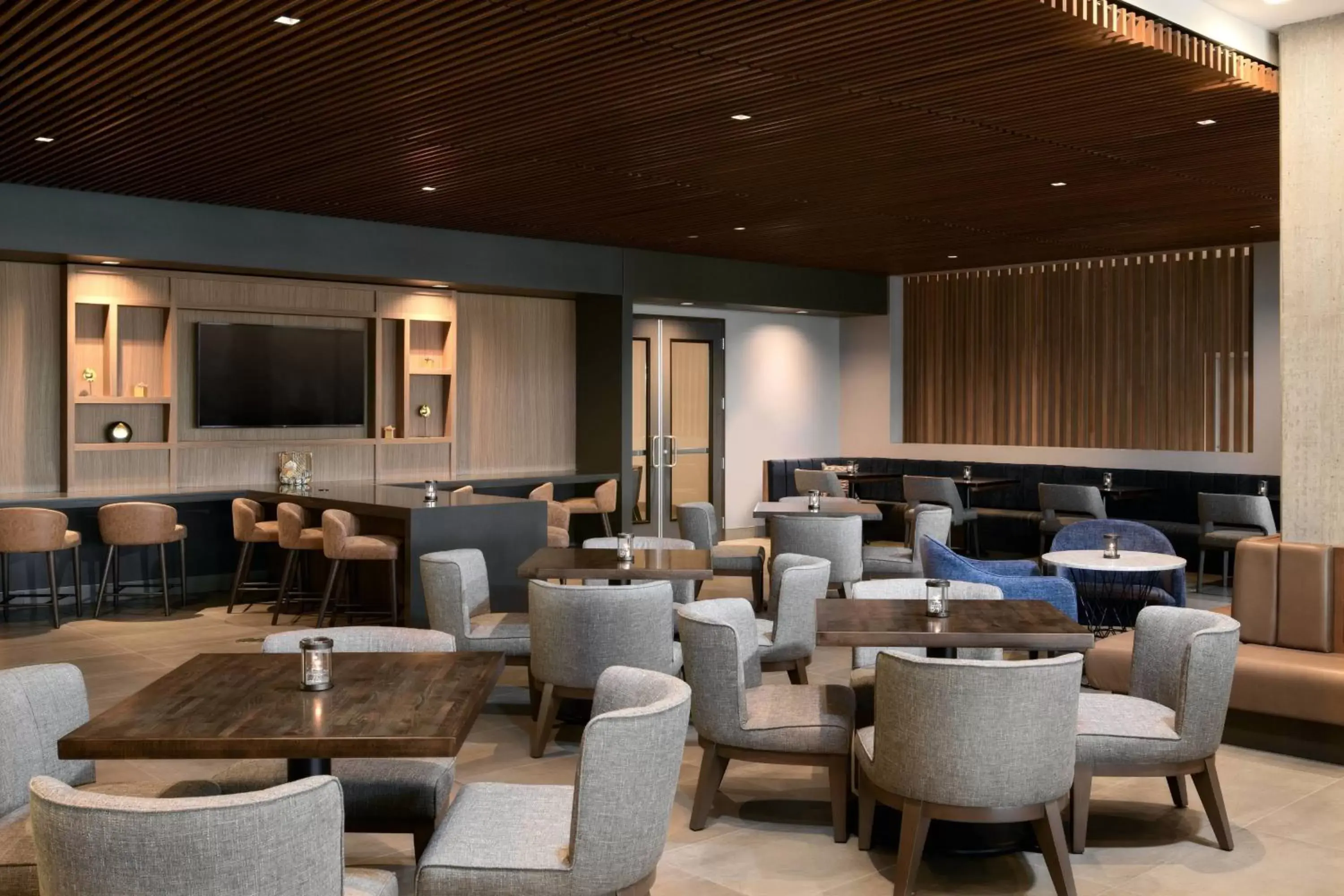 Lounge or bar in Marriott Tacoma Downtown